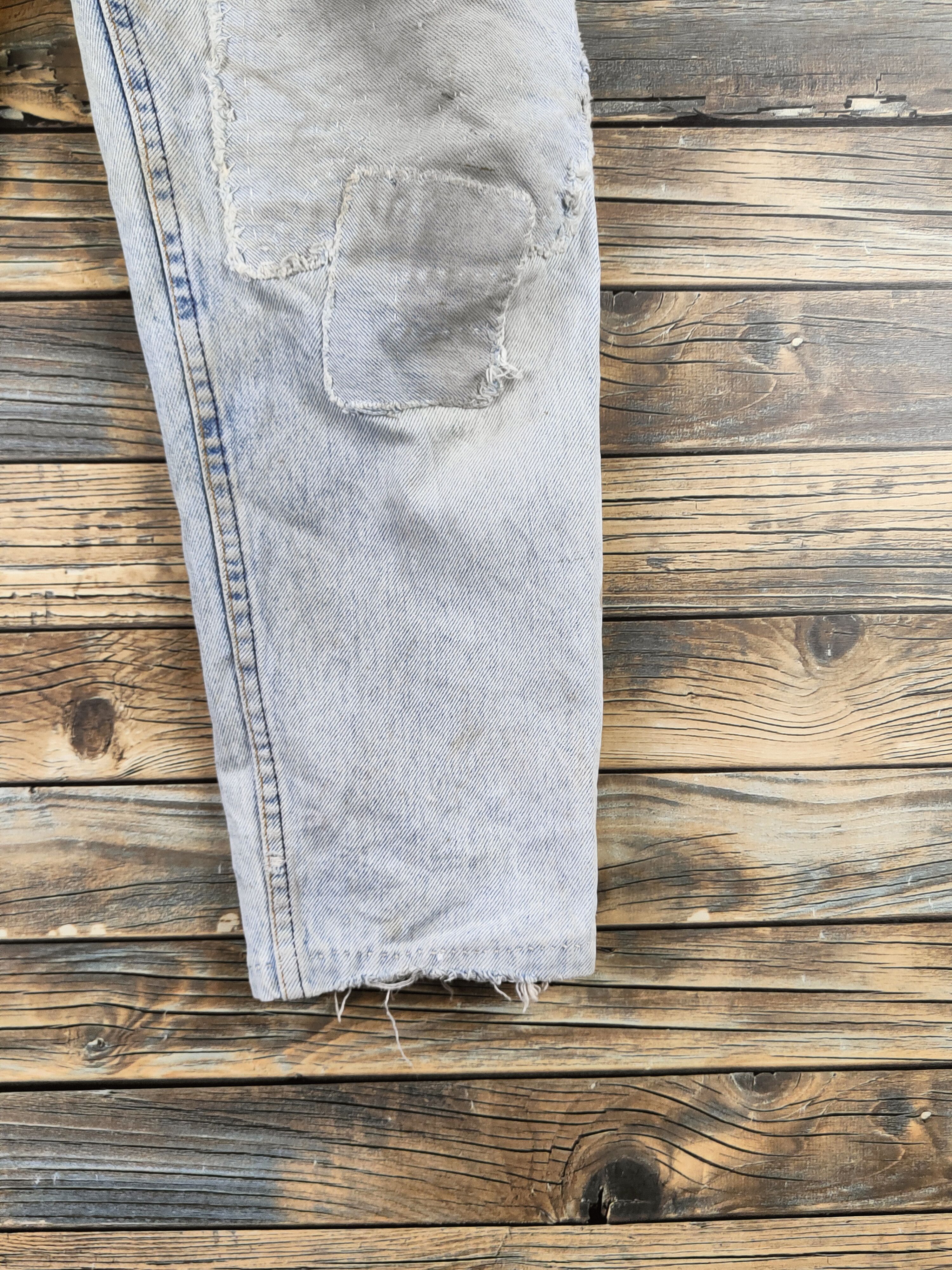 Levi's DL Levi's Light Blue Distressed Ripped denim Jeans #46-394 Size US 31 - 6 Thumbnail
