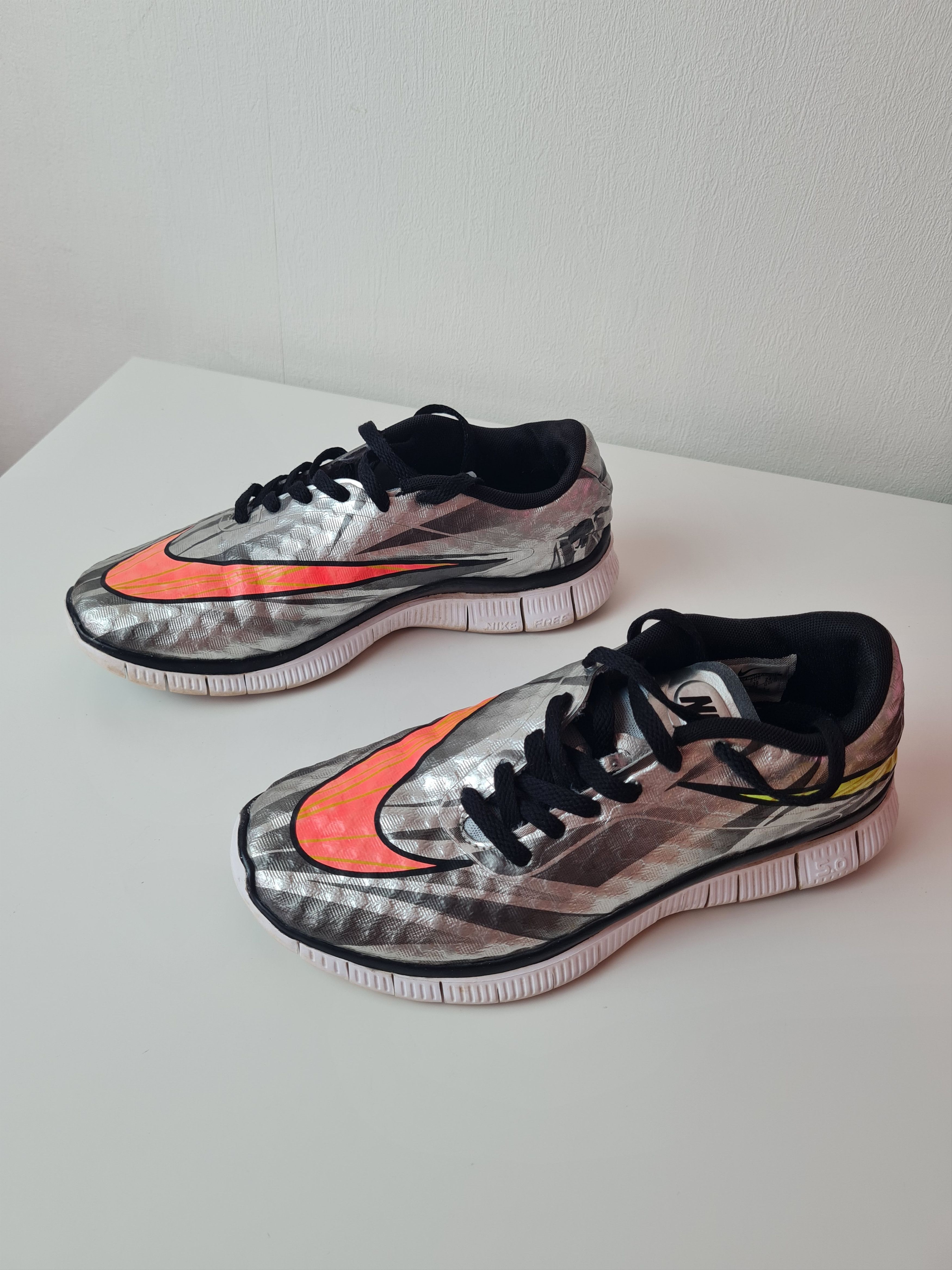 Nike Nike free hypervenom (GS) trainers 705390 002 sneakers shoes Size US 6 / EU 39 - 13 Thumbnail