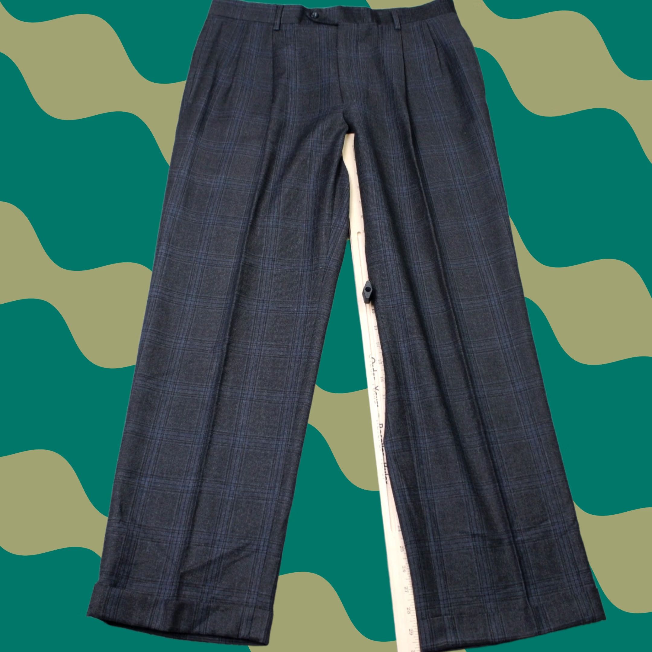 Jos. A. Bank Jos. A. Bank Pants Mens 34 Regular Gray Check 100% Wool Pleated Cuffed Dress Trousers Size US 34 / EU 50 - 1 Thumbnail