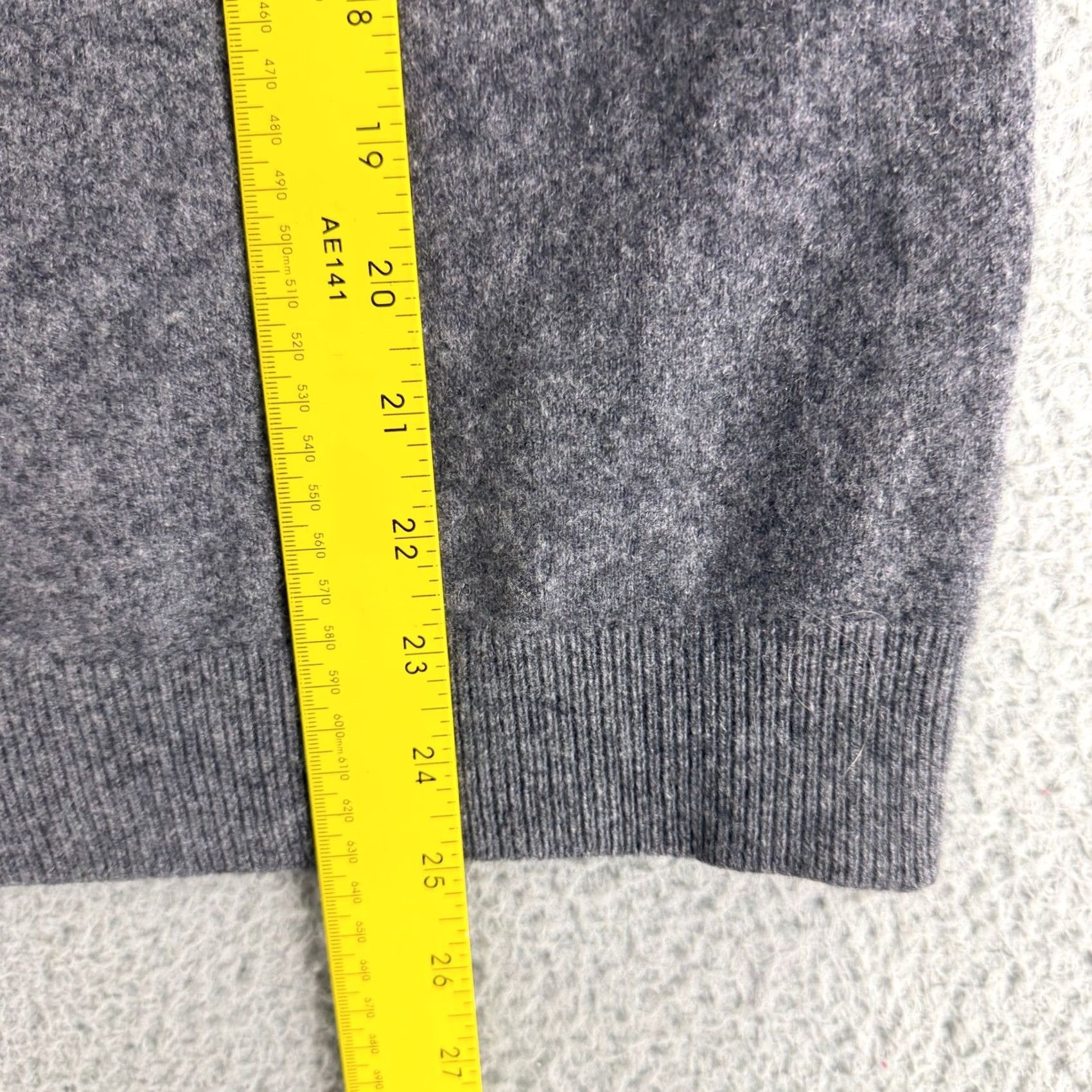 Lands' End Lands' End V-Neck Sweater Mens L Gray 100% Cashmere Blend Pullover 42-44 Size US L / EU 52-54 / 3 - 6 Thumbnail