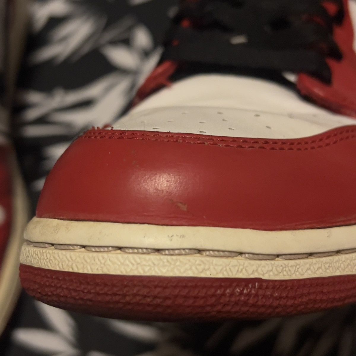Jordan Brand Jordan 1 Retro “Chicago” (2013) Size US 11.5 / EU 44-45 - 9 Thumbnail