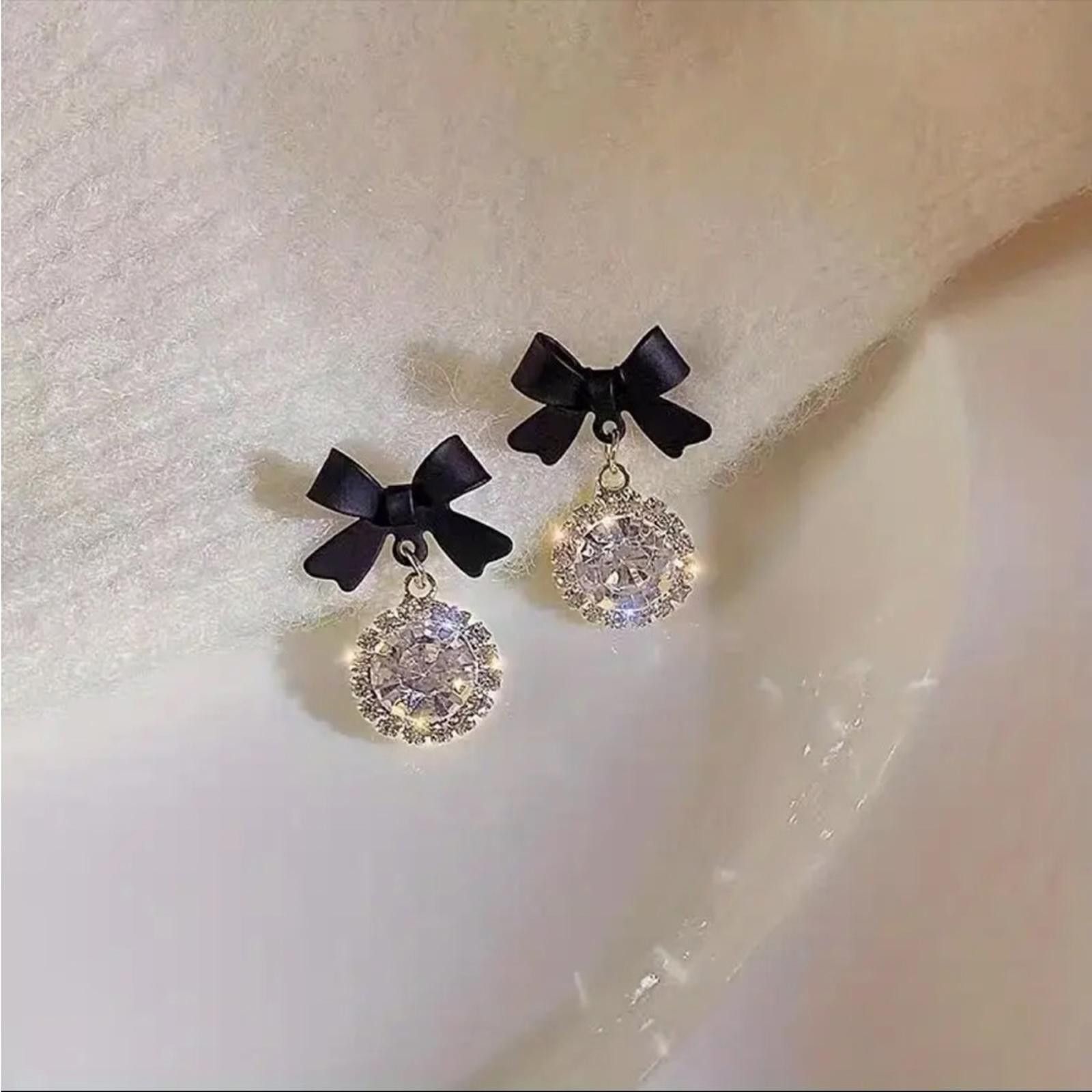 Designer Elegant Black Bow Crystal Earrings Size ONE SIZE - 3 Thumbnail