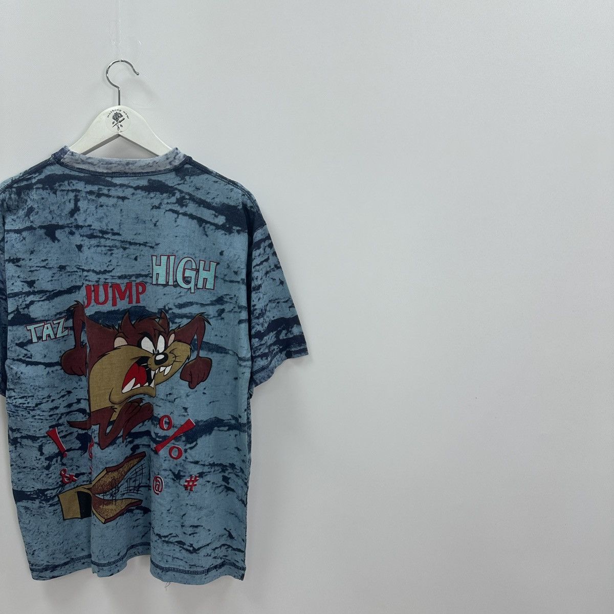 Vintage Vintage 90s Warner Bros Looney Tunes Taz Jump High tee y2k Size US M / EU 48-50 / 2 - 7 Thumbnail