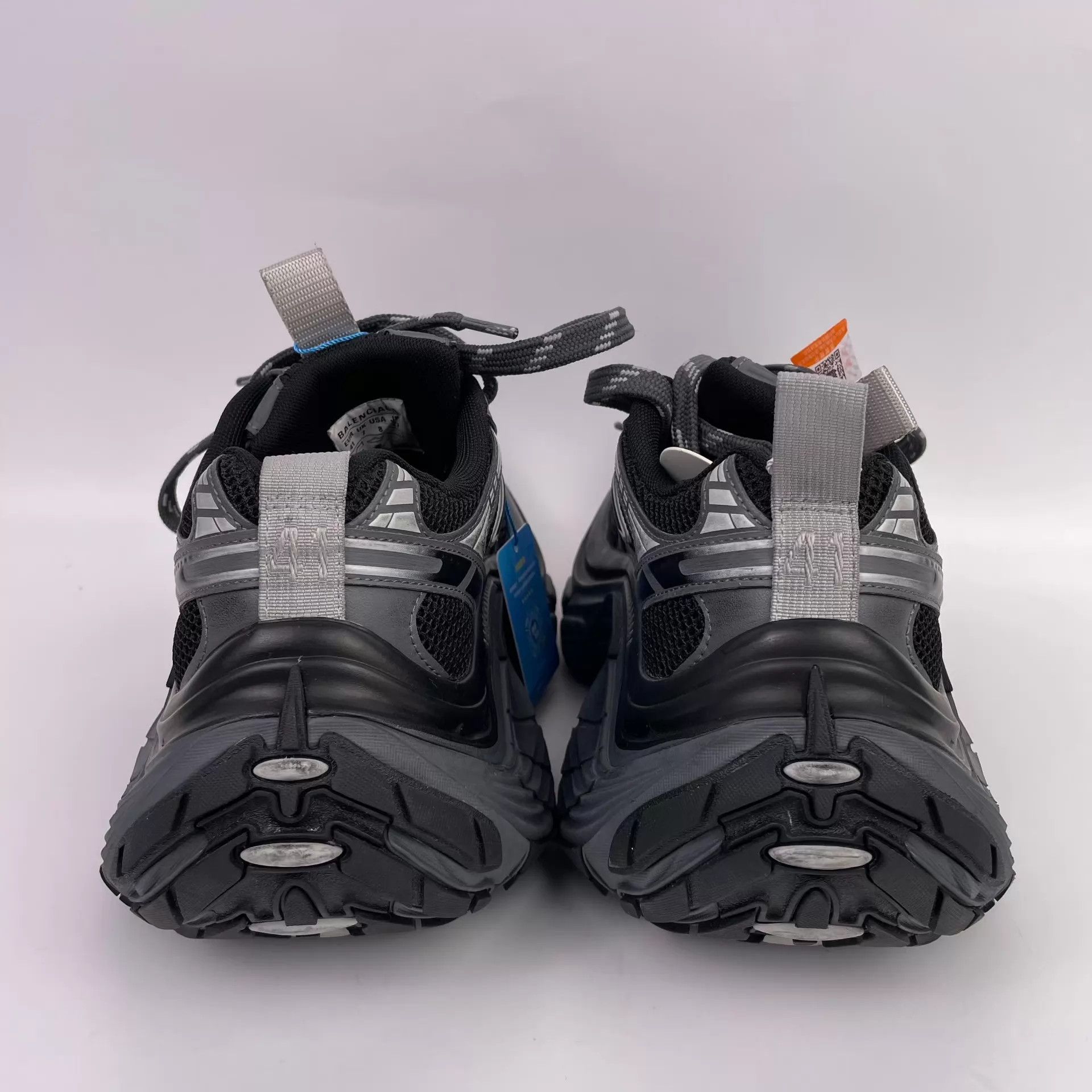 Balenciaga Balenciaga Men's Gray 41 Sneakers S Full Set Ticket Size US 8 / EU 41 - 9 Thumbnail