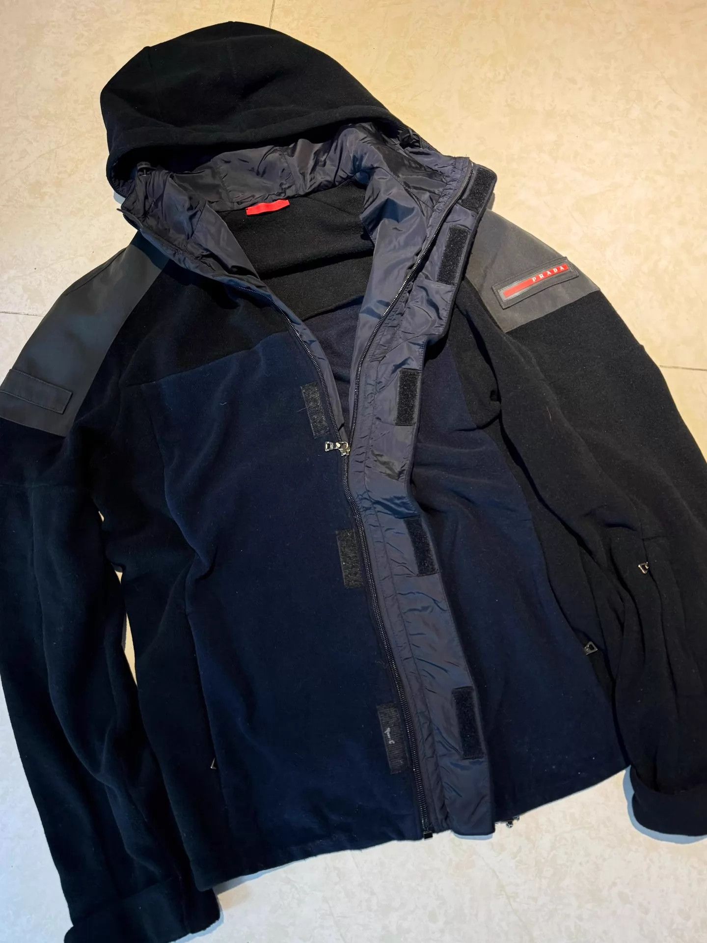 Prada Prada Hooded Bomber Black-Navy-Gray Red Sleeve XL Size US XL / EU 56 / 4 - 3 Thumbnail