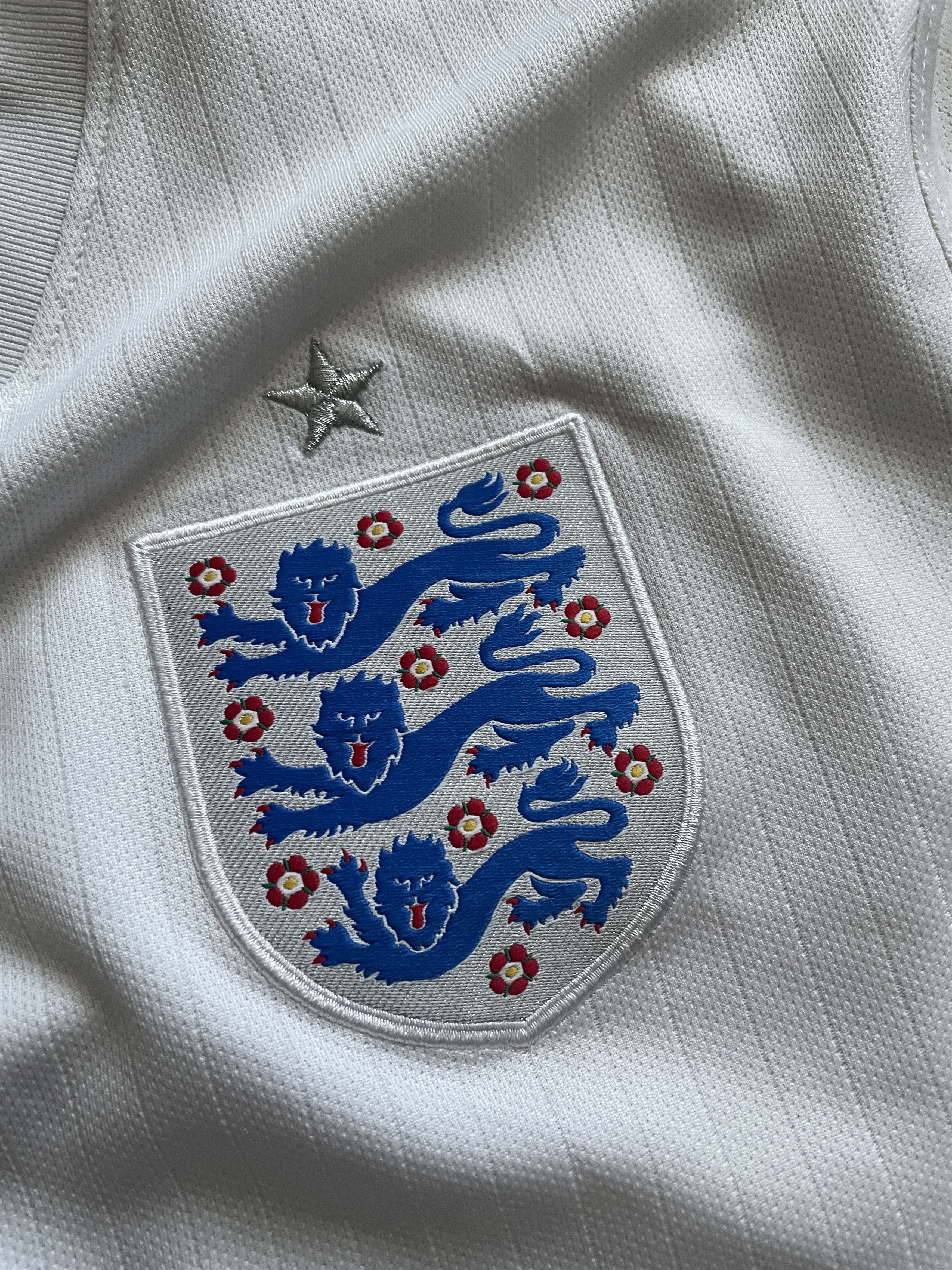 Nike England 2014 Home Football Shirt Soccer Jersey Rooney Size US M / EU 48-50 / 2 - 4 Thumbnail