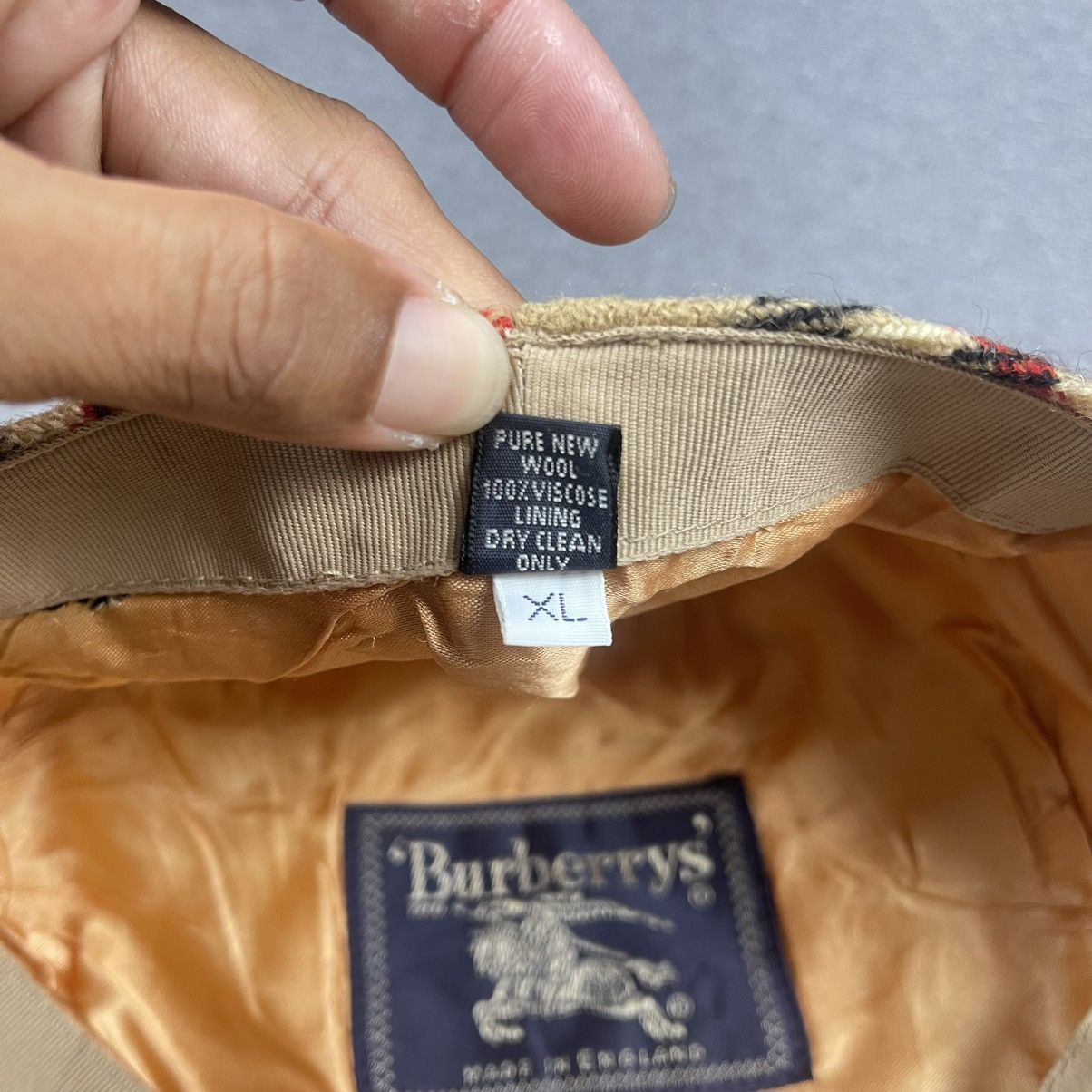 Burberry Burberry’s vintage nova check rare beret wool hat Size ONE SIZE - 8 Thumbnail