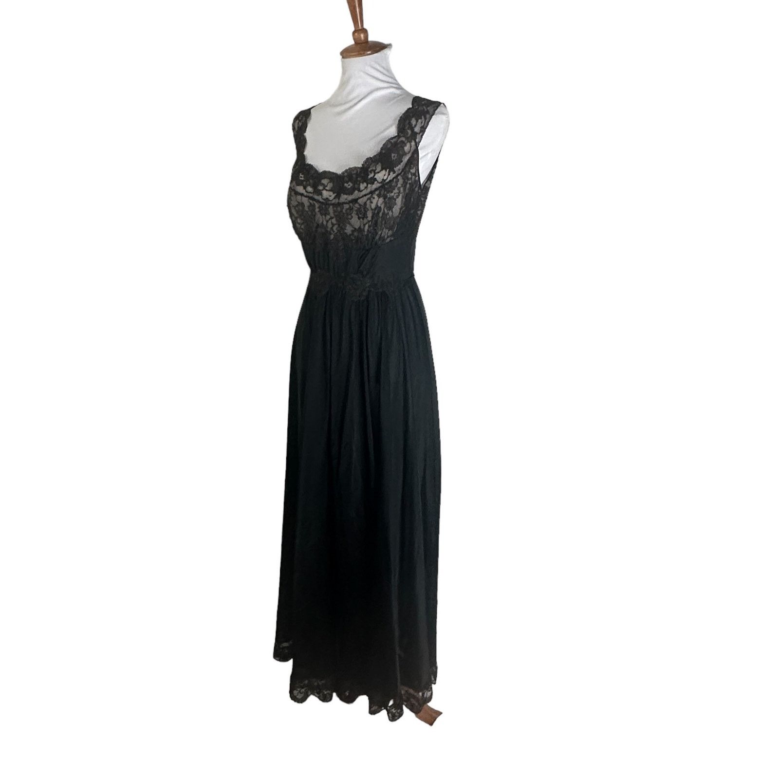 Vintage Vintage 1960s Black Lace Full Length Maxi Nightgown S/M Size S / US 4 / IT 40 - 4 Thumbnail
