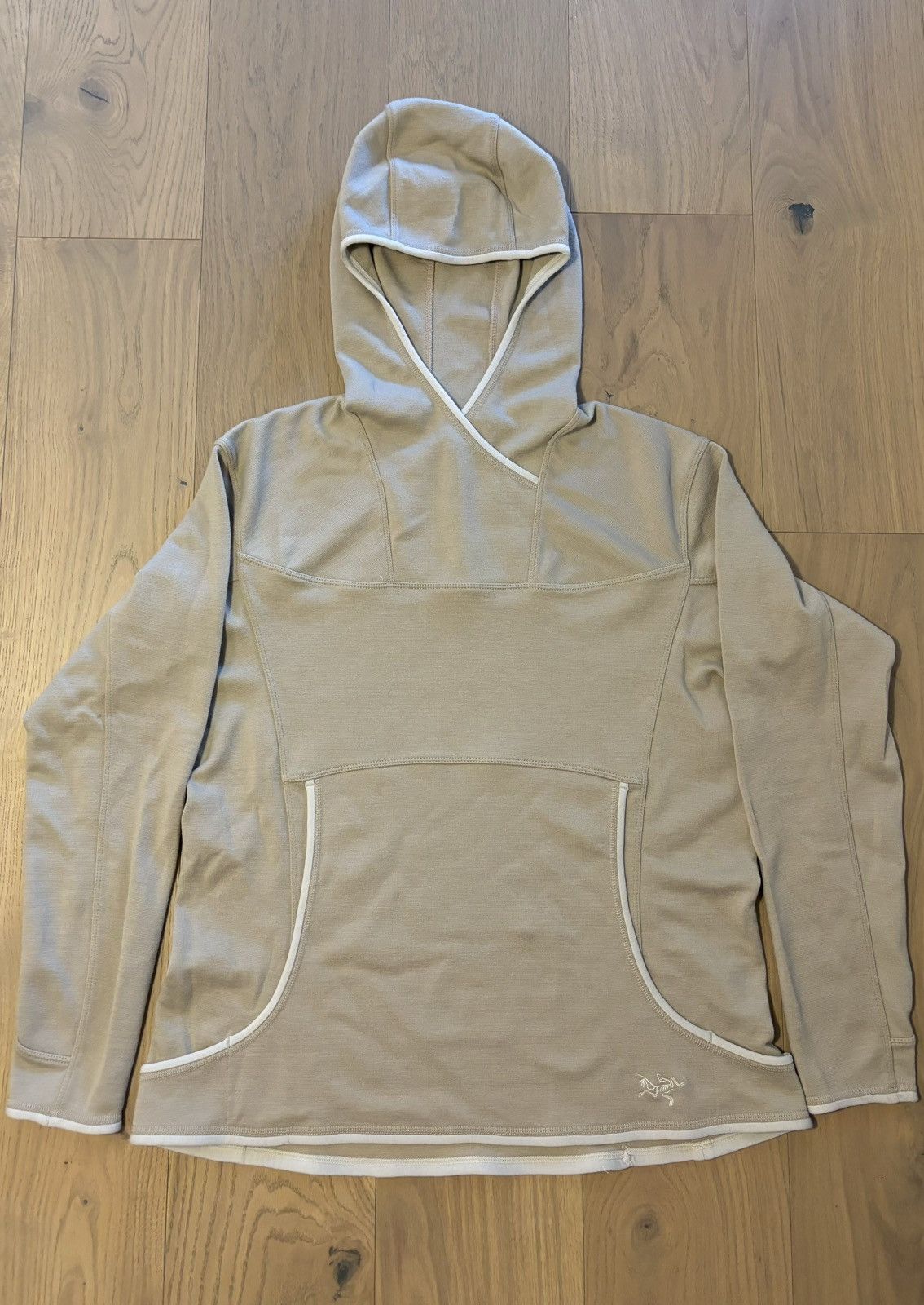 arcteryx archive フーディー