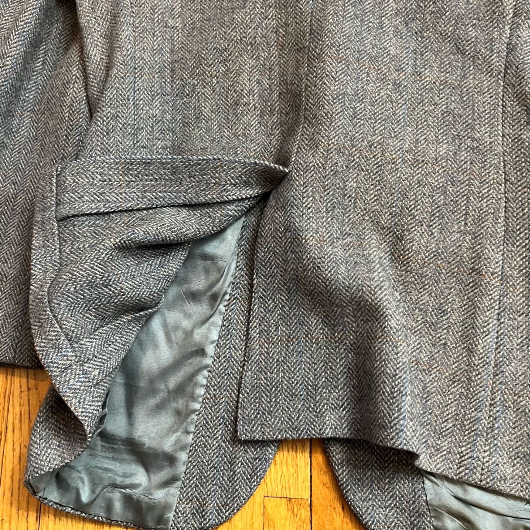 Vintage VINTAGE Boundary Waters Milnburn Tweed Blazer Mens 38 Sport Coat Gray Regular Coat Mens 38 Gr ay Boundry Water Vintage Size 38R - 4 Thumbnail
