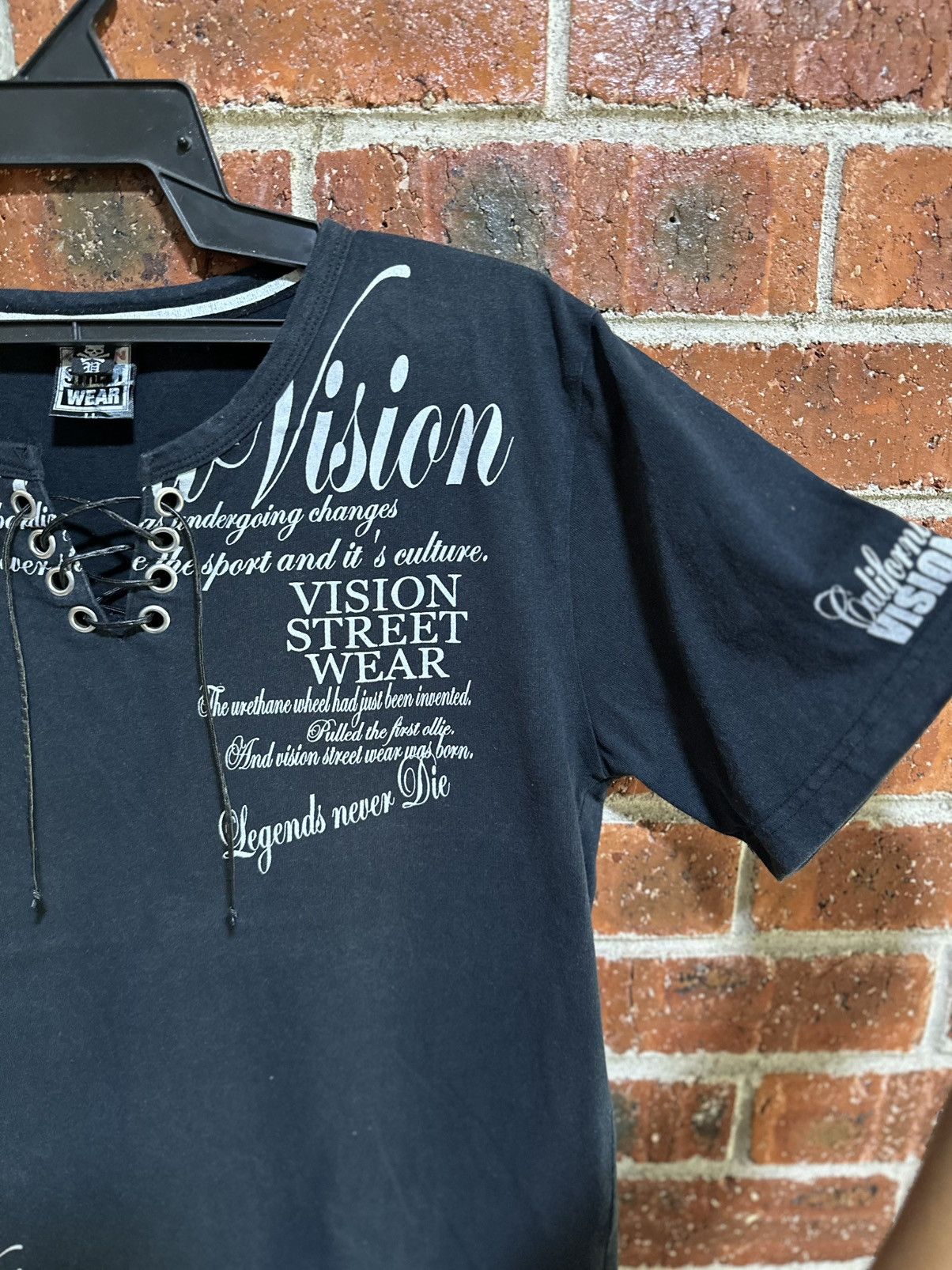 Vision Streetwear Vintage Vision StreetWear Skateboard Skulls Faded Tee Size US M / EU 48-50 / 2 - 8 Thumbnail