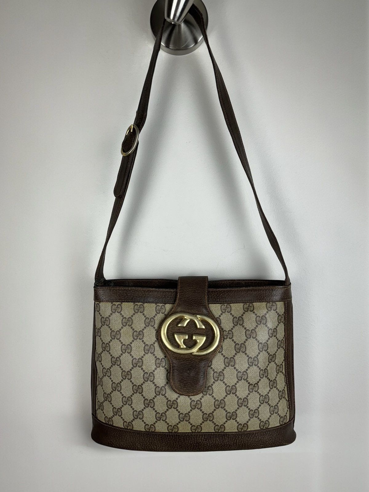 Vintage Shoulder Bag Gucci Supreme GG Original Luxury Item in Brown, Women's