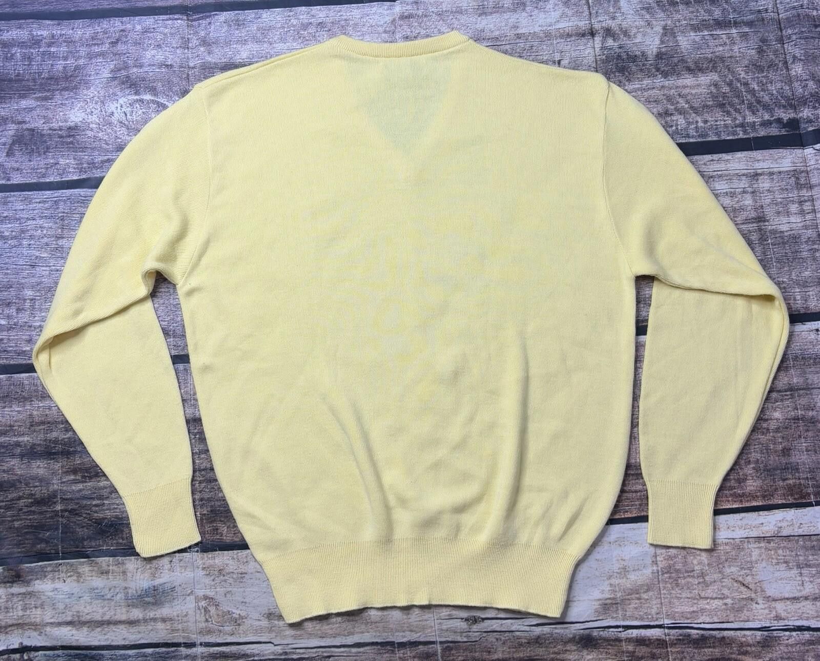 Izod VTG Izod Sweater Men's Large V-Neck Pullover Acrylic USA 80s Size US L / EU 52-54 / 3 - 3 Thumbnail