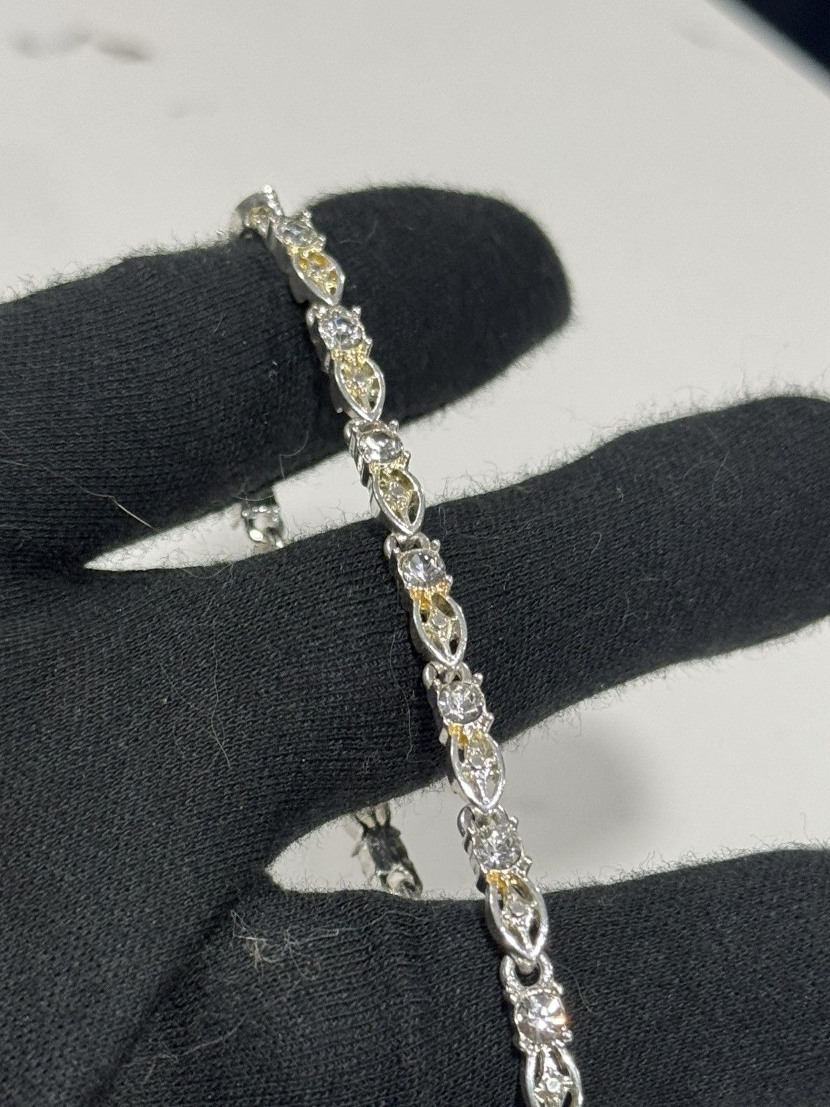 Avon Celli Vintage Avon Bracelet Size ONE SIZE - 1 Thumbnail