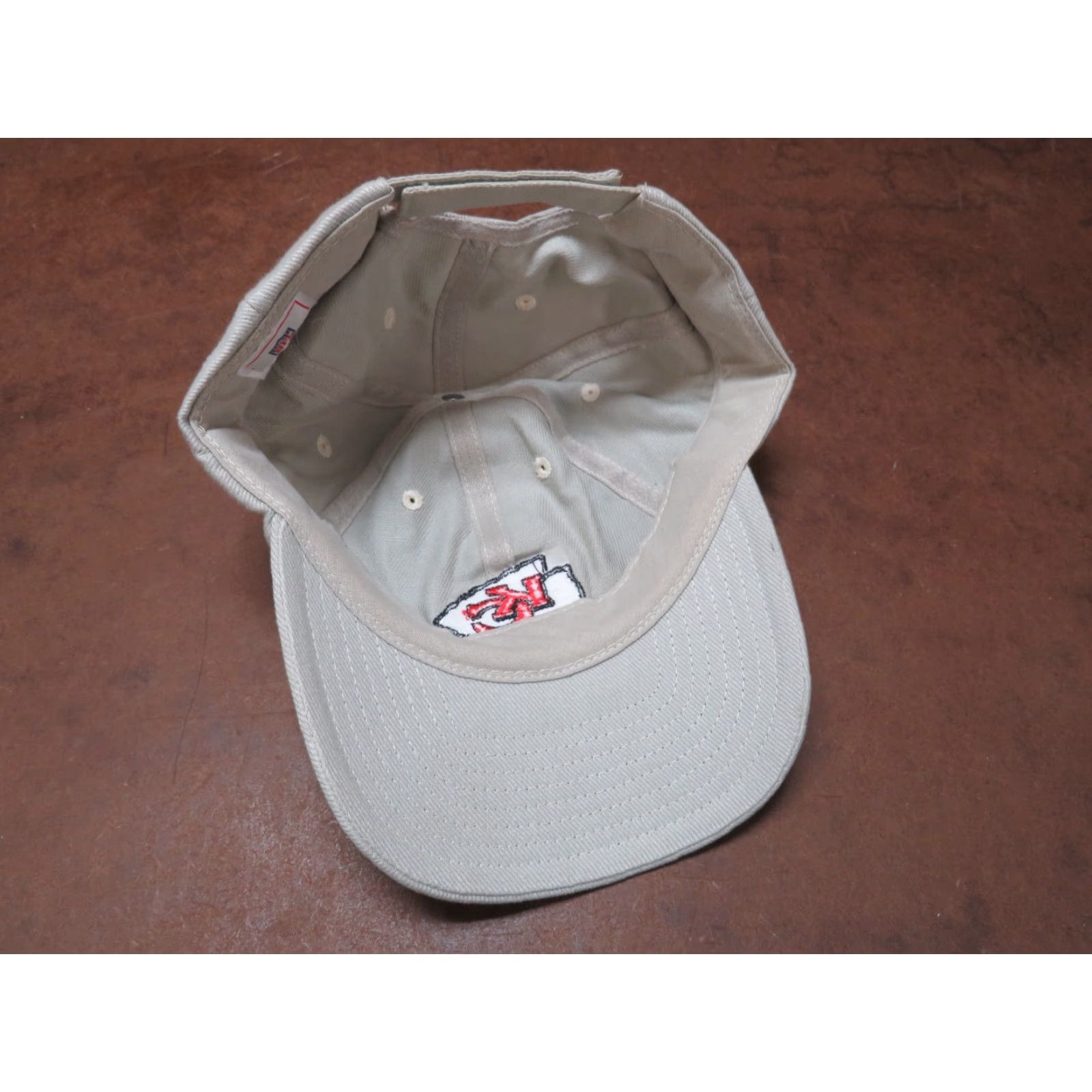NFL VINTAGE Kansas City Chiefs Arrow Logo Embroidered NFL Baseball Cap Beige One Size Mens Unworn Adjustable Hat Size ONE SIZE - 5 Thumbnail
