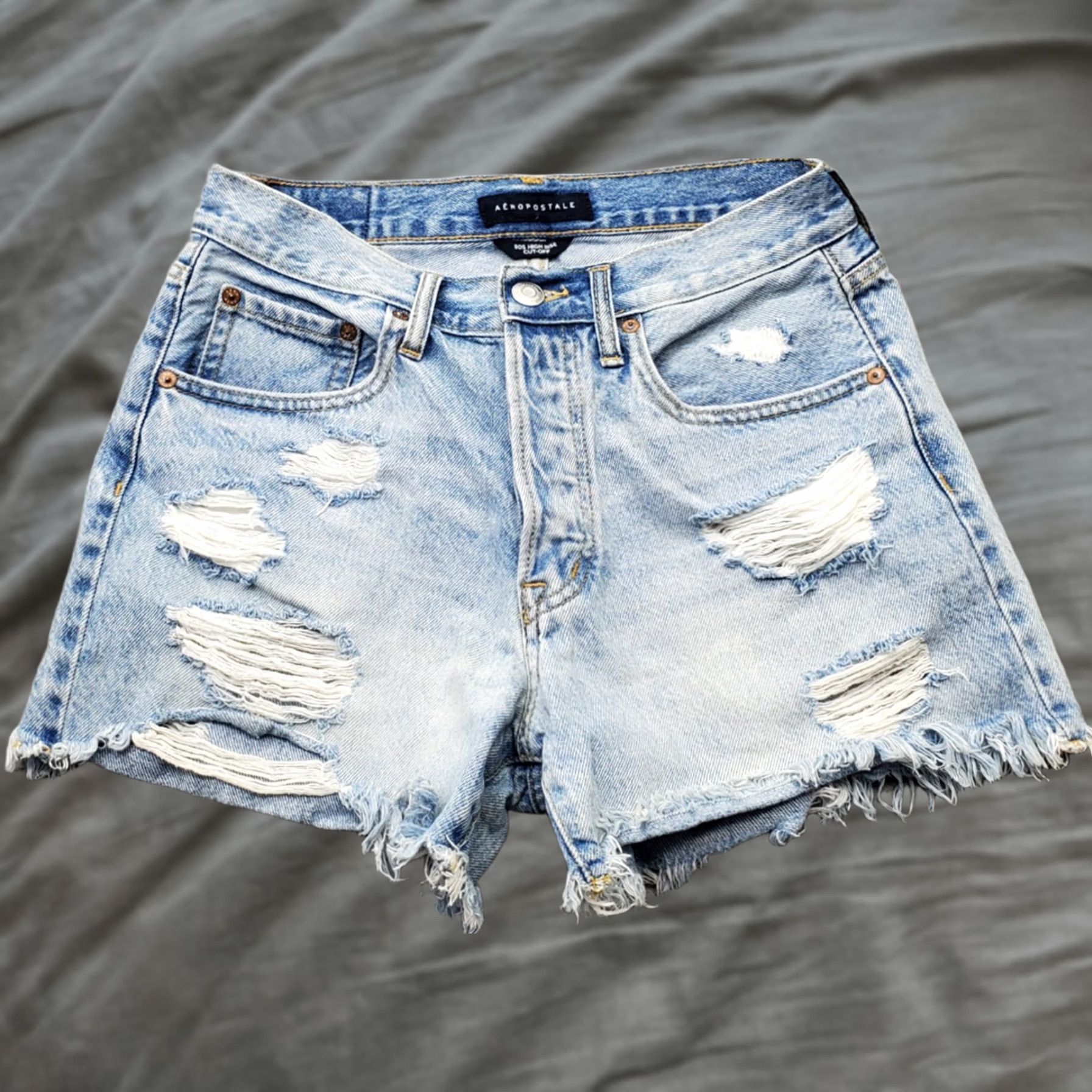 Vintage Aéropostale Womens 6 Blue Distressed High Rise Cut-off Shorts Button Fly 90s Style Denim Shorts Size 28" / US 6 / IT 42 - 1 Thumbnail
