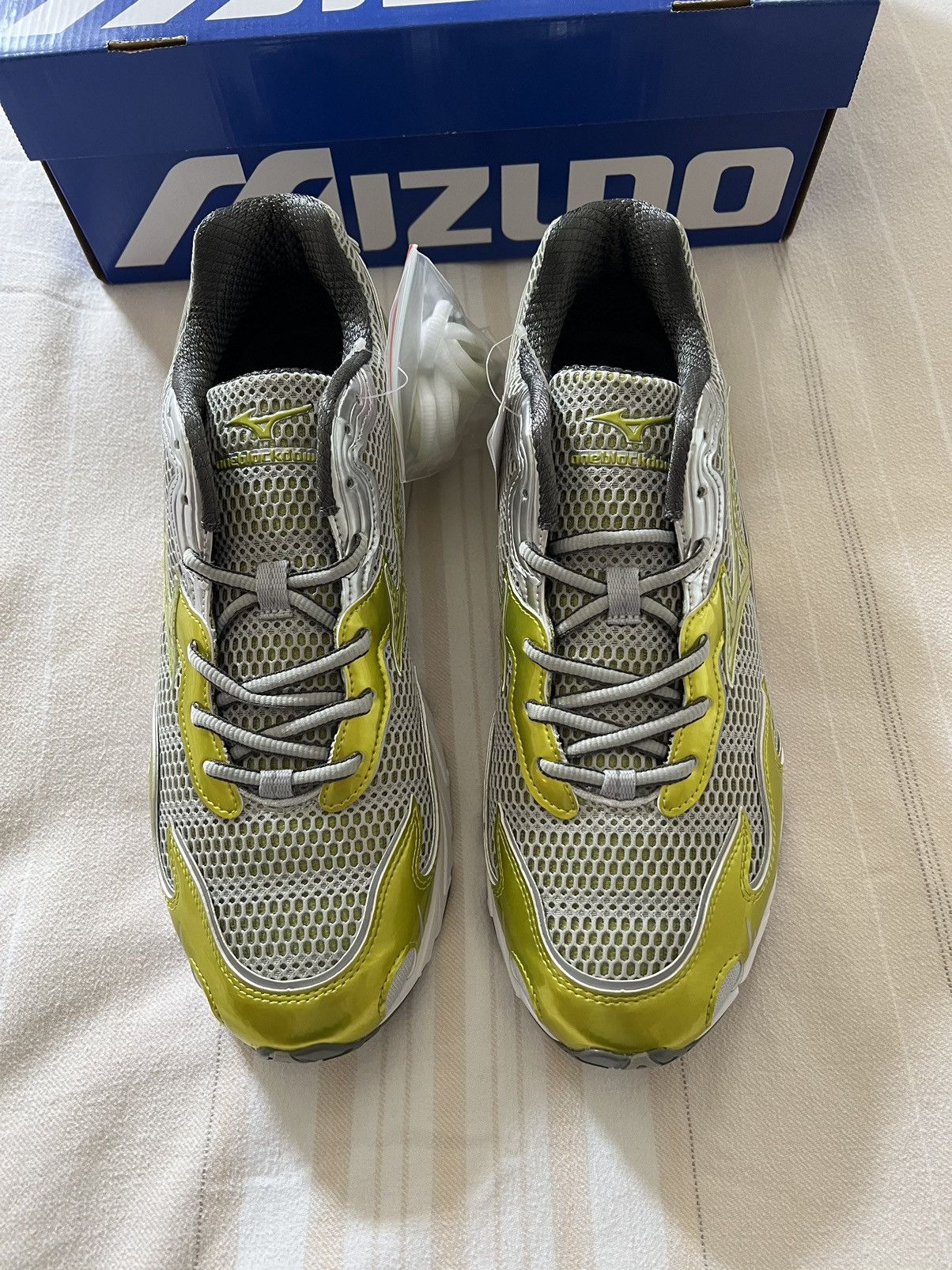 Mizuno Mizuno Wave Rider 10 Amazon One Block Down Flame Wave 11 Size US 11 / EU 44 - 5 Thumbnail