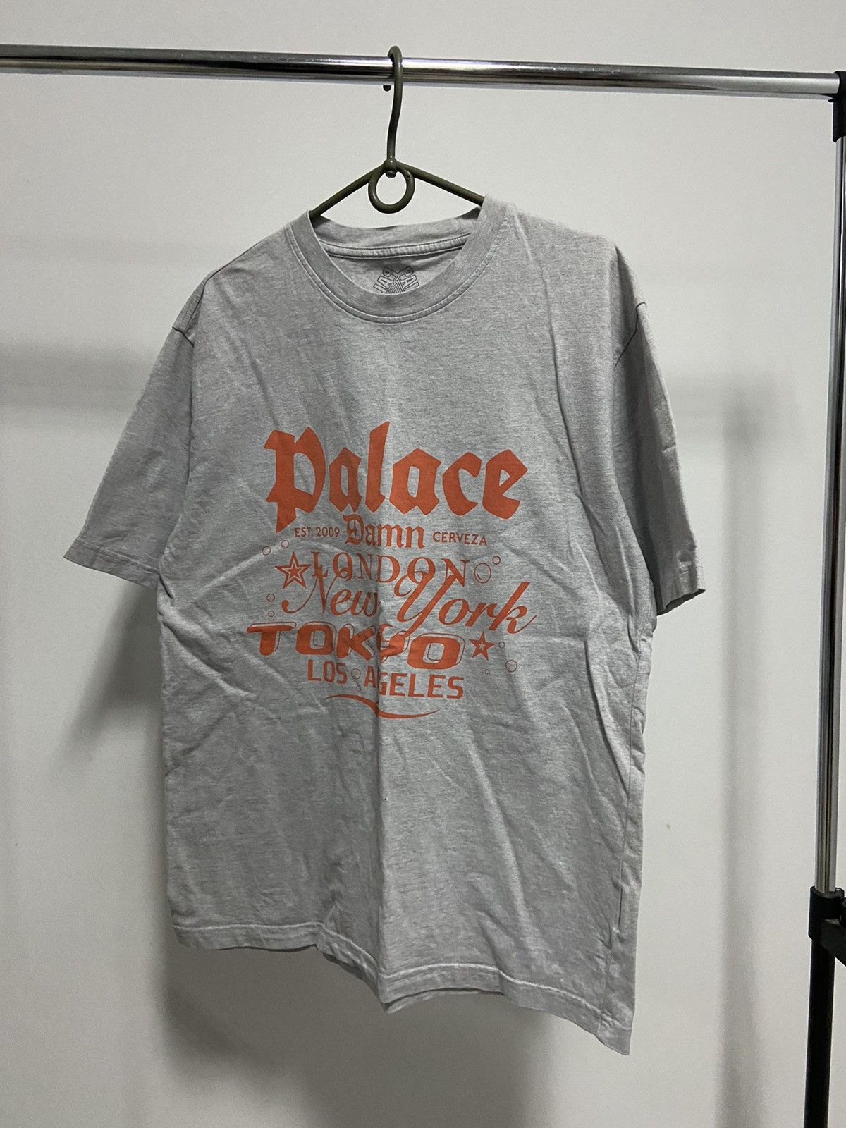 Palace × Vintage Palace damb t shirt Vintage big Logo Tokyo London New York Size US L / EU 52-54 / 3 - 1 Thumbnail