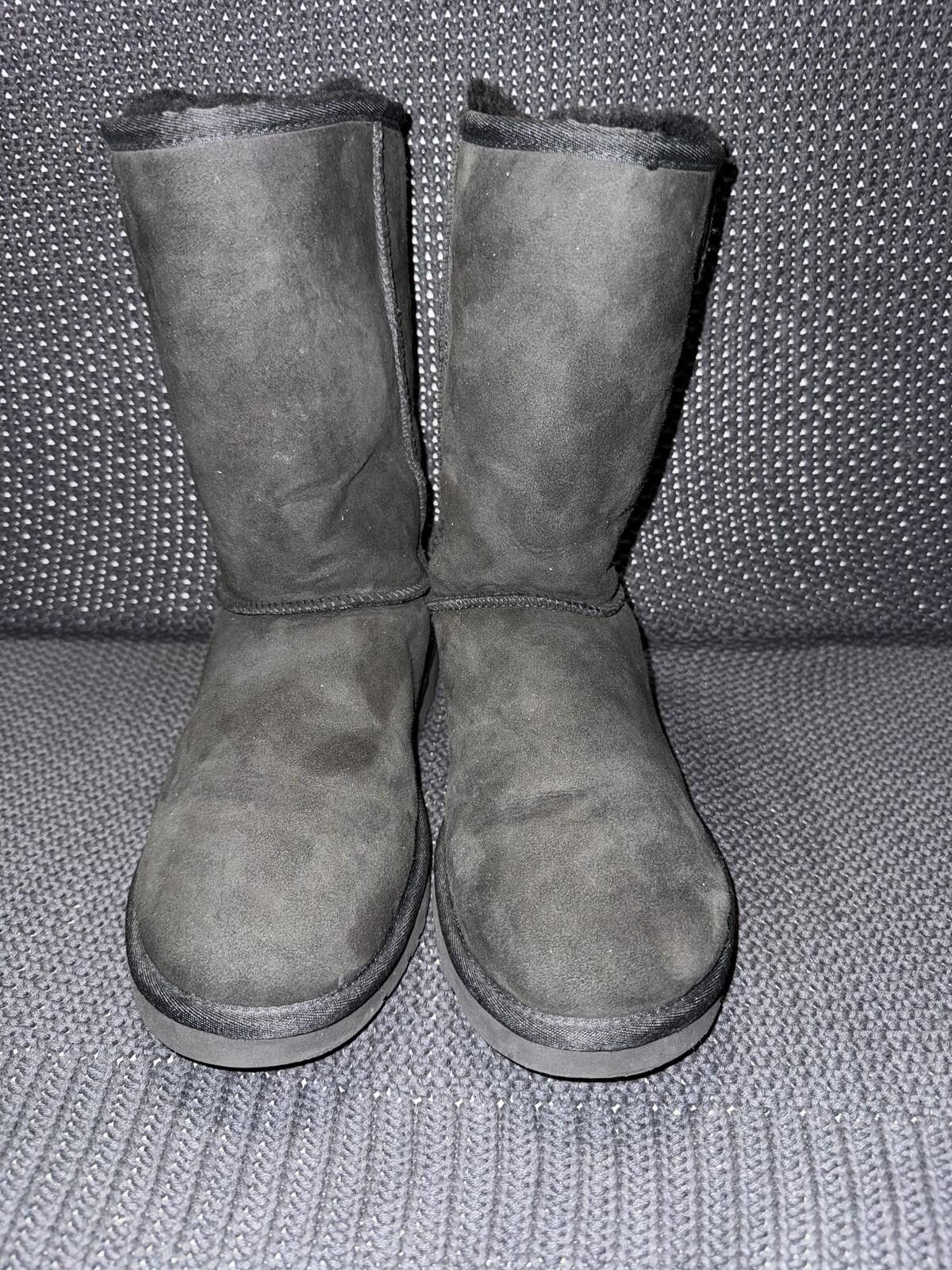 Ugg UGG Classic Short Black Suede Boots Size US 10 / IT 40 - 3 Thumbnail