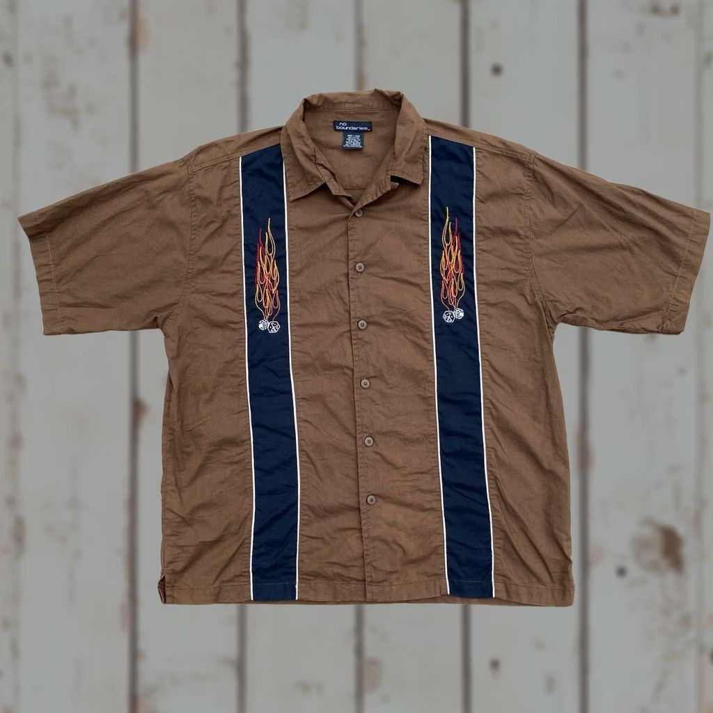 Vintage VINTAGE No Boundries Short Sleeve Lucky Dice Button Up Shirt Mens Large Brown Size US L / EU 52-54 / 3 - 1 Thumbnail