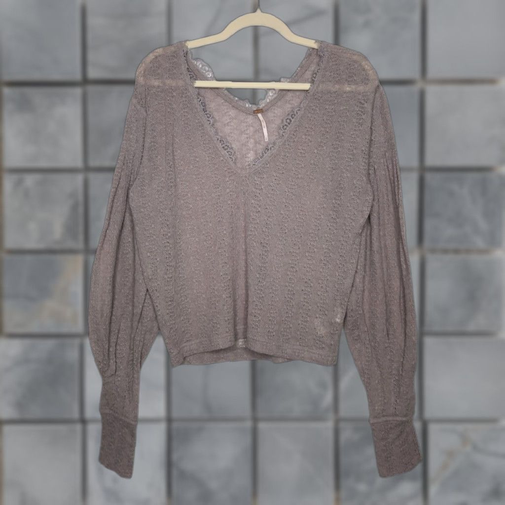 Free People VINTAGE Free People Purple Sheer Knit V Neck Long Sleeve Blouse Small User: VINTAGE Free People Purple Sheer Knit V Neck Long Sleeve Blouse Small Size S / US 4 / IT 40 - 1 Thumbnail