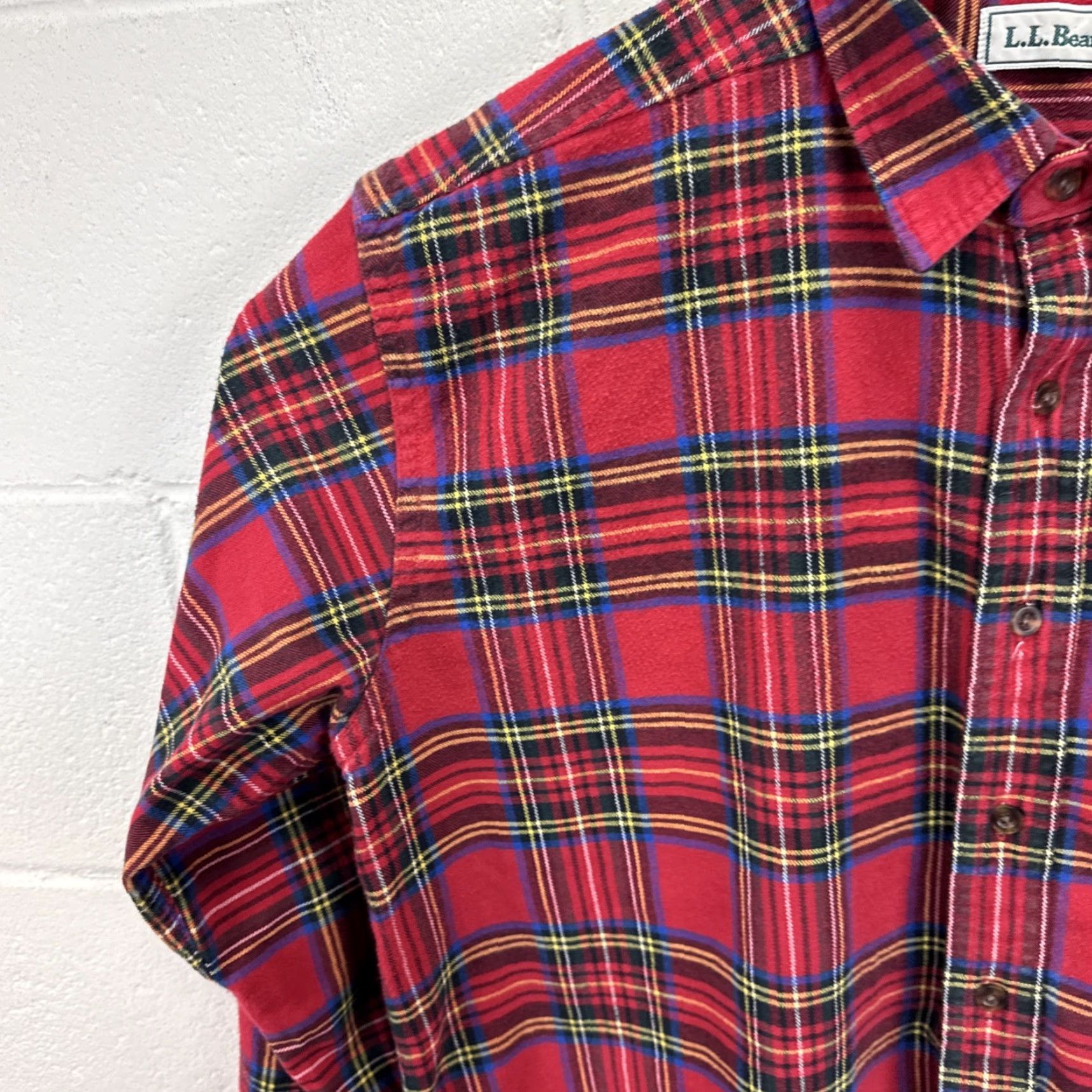 Vintage VINTAGE L.L.Bean DL10 Men’s Large Shirt Red Plaid Flannel Cotton Pocket Button-Up Christmas Plaid Shirts Mens Regular Long Sleeve Size US L / EU 52-54 / 3 - 5 Thumbnail