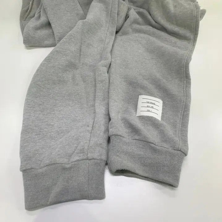 Thom Browne Thom Browne Classic Embroidered Gray Sweatpants. Size US 30 / EU 46 - 5 Thumbnail