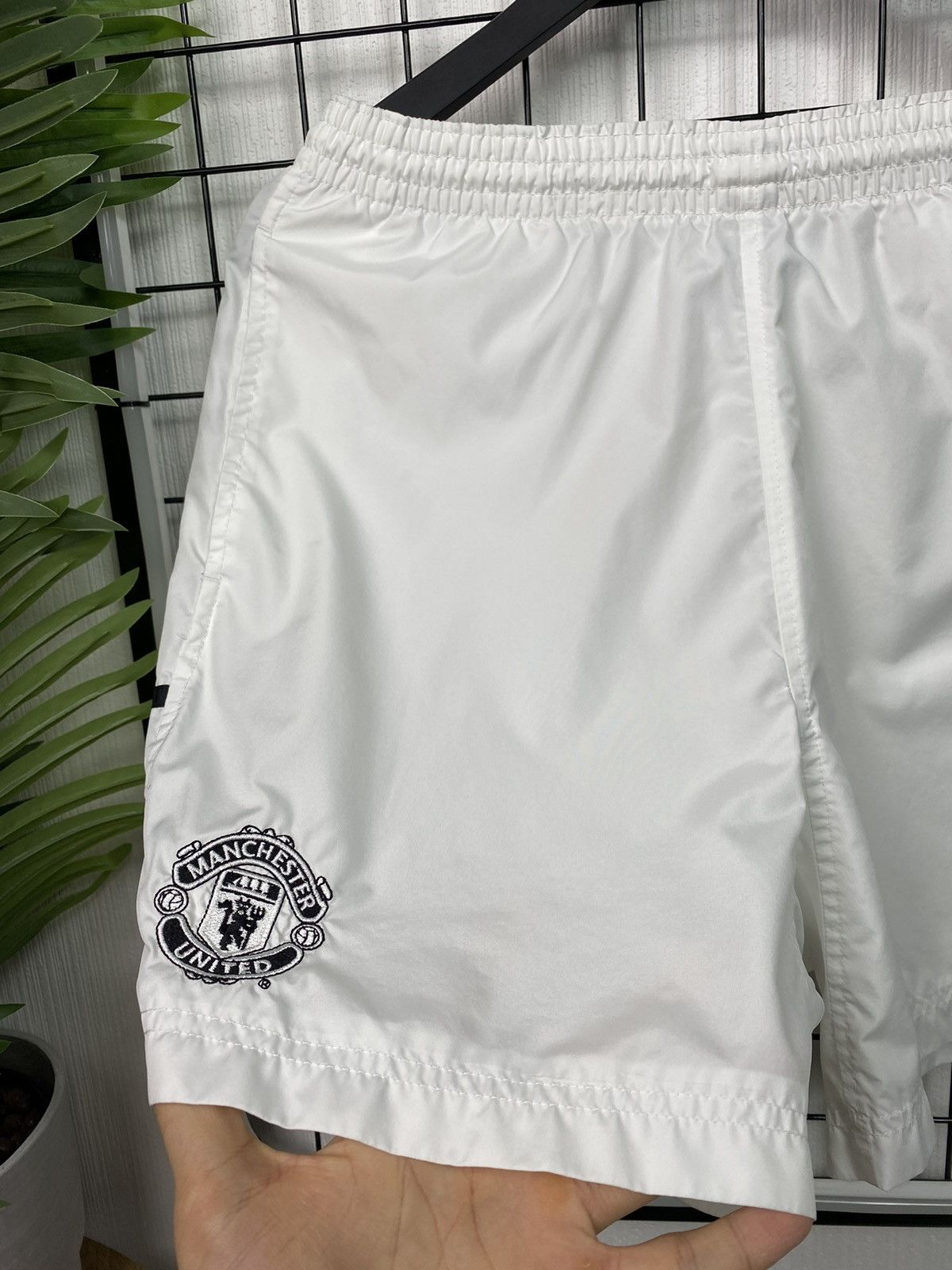 Nike × Vintage Nike Manchester United Vintage Shorts Soccer S Y2k 00’s Men Size US 30 / EU 46 - 4 Thumbnail
