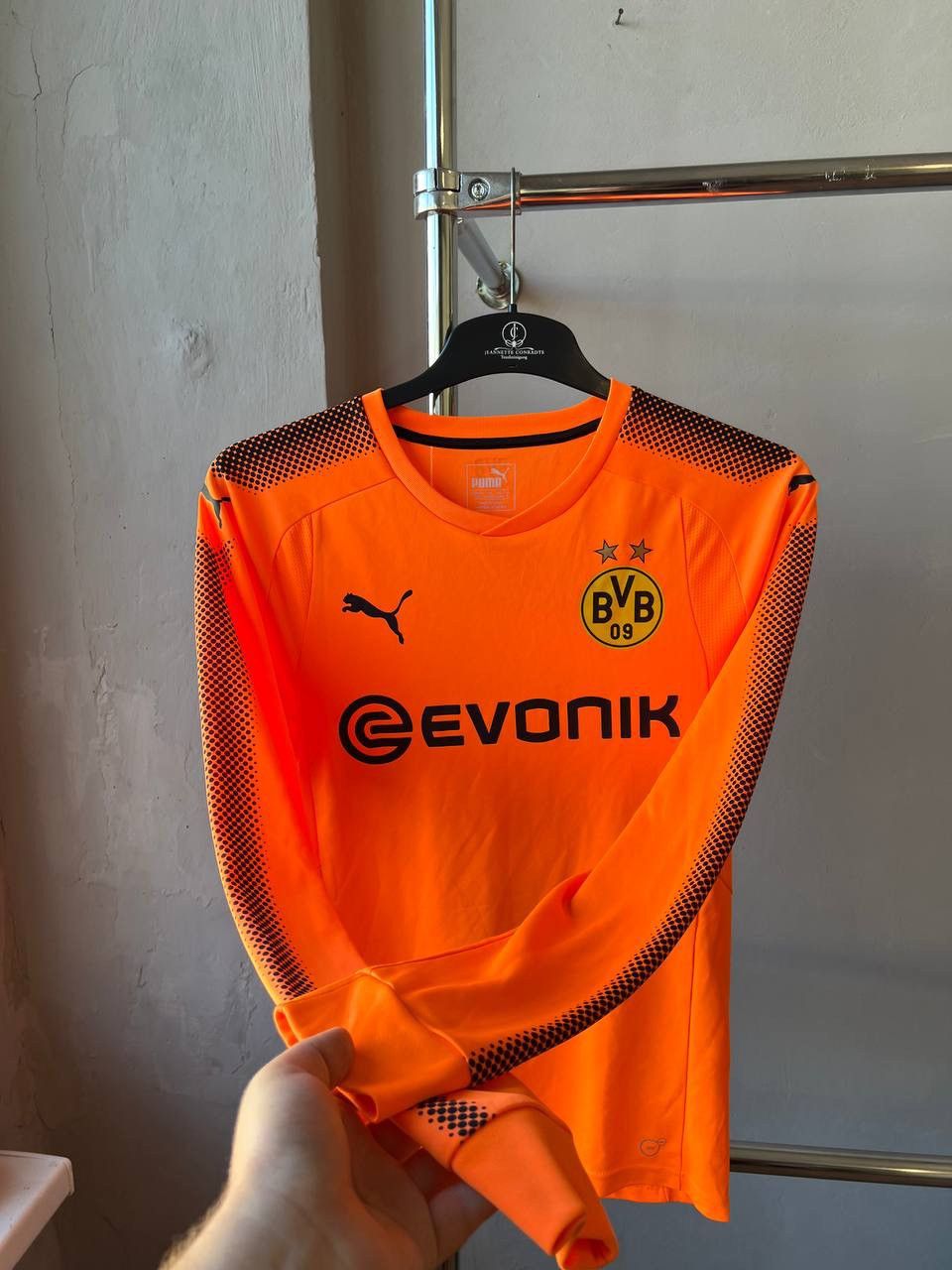 Puma 2017/18 BORUSSIA DORTMUND #38 BURKI GK SOCCER JERSEY/SHORTS Size US S / EU 44-46 / 1 - 5 Thumbnail