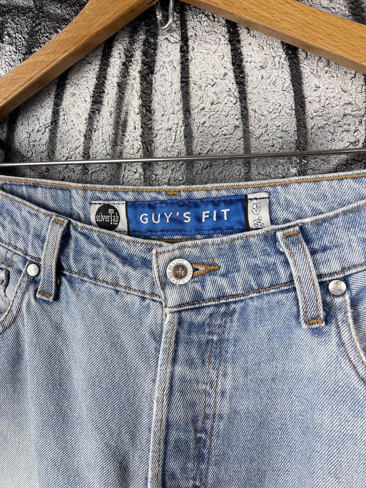 Levi's Levi’s Silver Tab Guy’s Fit Distressed Jeans Women’s Size M Size 34" / US 12 / IT 48 - 12 Thumbnail