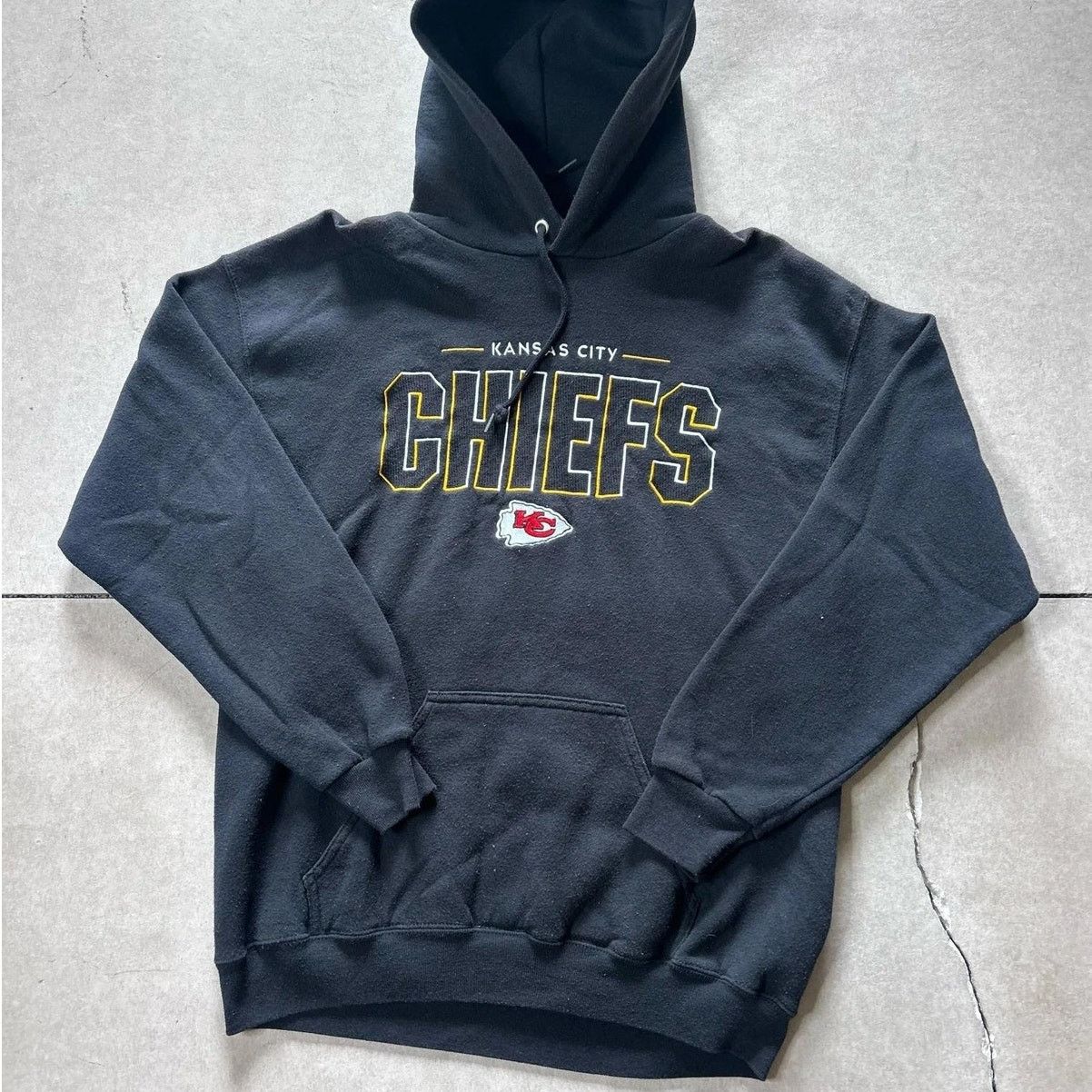 Vintage 90s Vintage Kansas City Chiefs Black Hoodie Size M Size US M / EU 48-50 / 2 - 1 Thumbnail