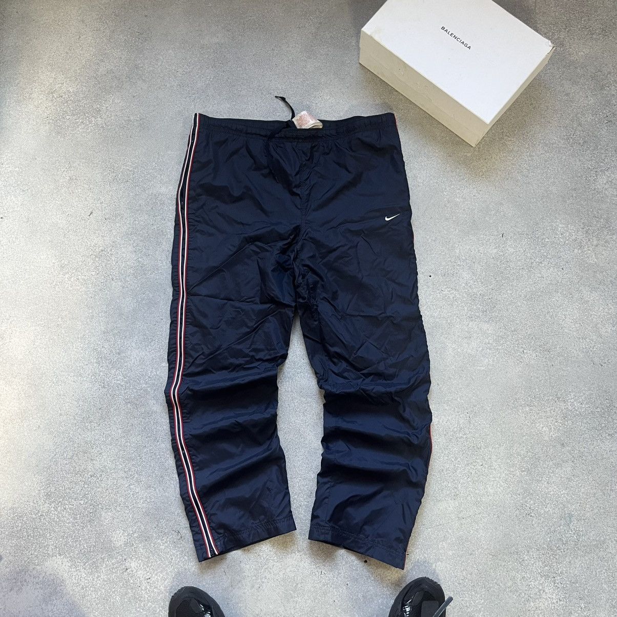 Nike Vintage Nike Track Pants Nylon Drill Y2K Style Size US 30 / EU 46 - 1 Thumbnail