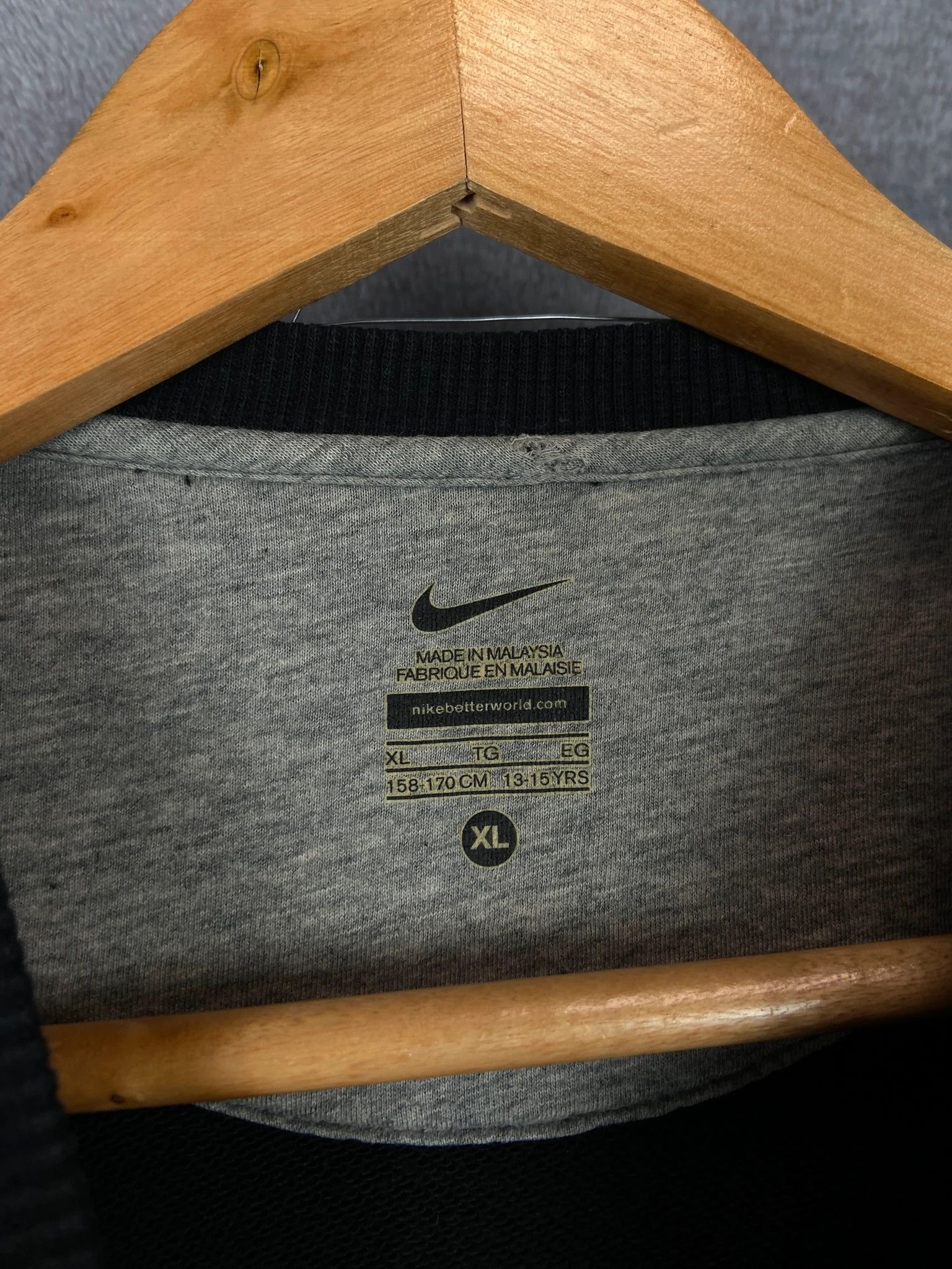 Nike Crewneck Nike black vintage swoosh spellout logo S Size US S / EU 44-46 / 1 - 3 Thumbnail