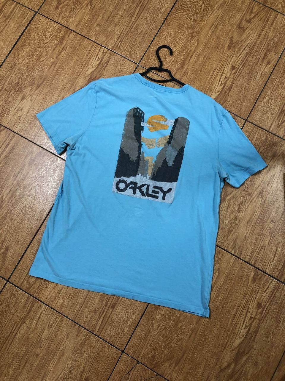 Oakley Vintage Oakley Y2K Logo Short Sleeve T-Shirt Size XL Size US XL / EU 56 / 4 - 19 Thumbnail