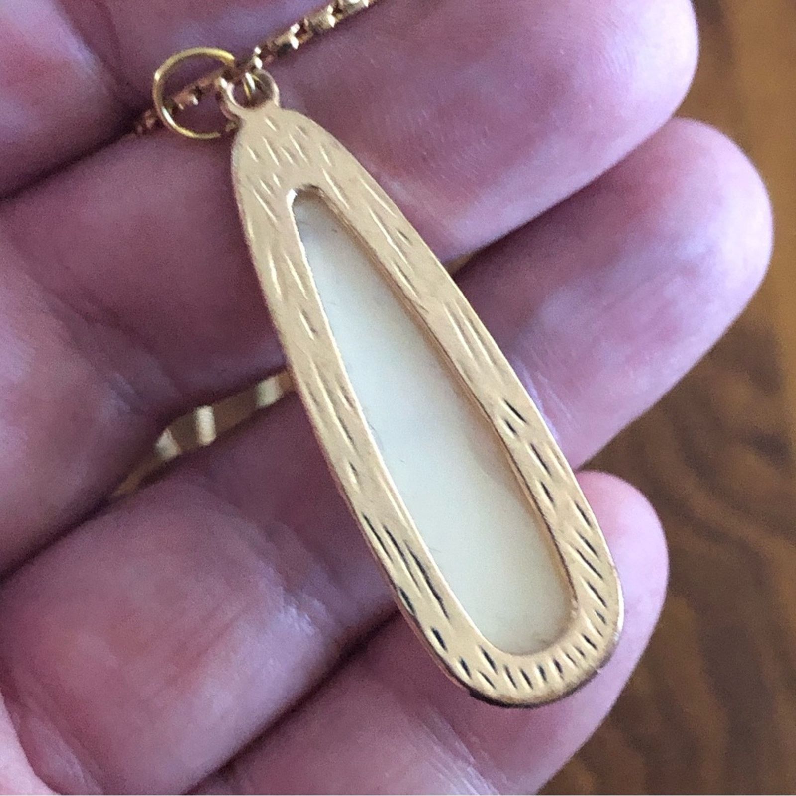 Vintage Faceted long raindrop shape simulated opal pendant necklac Size ONE SIZE - 10 Thumbnail