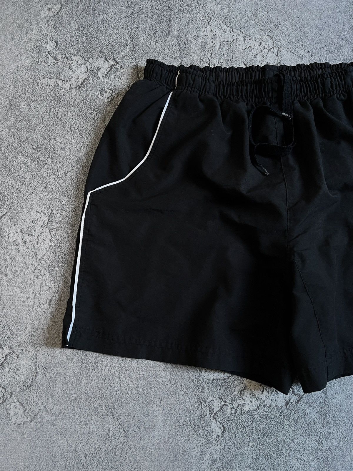 Nike Vintage Nike Tennis Nylon Shorts Small Swoosh Logo Size L Size US 40 / EU 56 - 3 Thumbnail