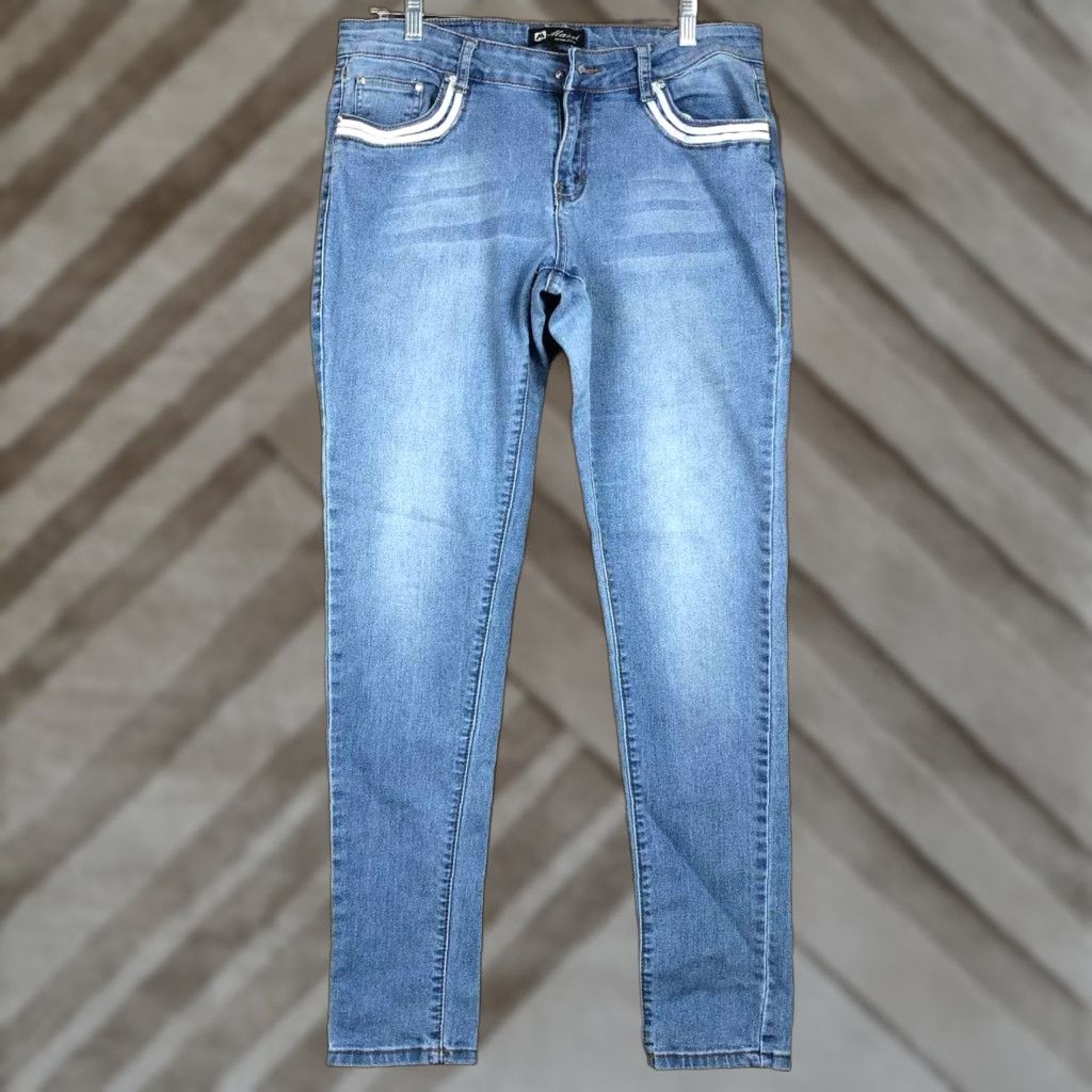 Denime Masoi Womens Jeans Blue Denim Skinny Leg Normcore Size 13 Jeans Women's Blue Denim Skinny Leg Masoi 13 Regular 5-Pocket Design Size 34" / US 12 / IT 48 - 1 Thumbnail