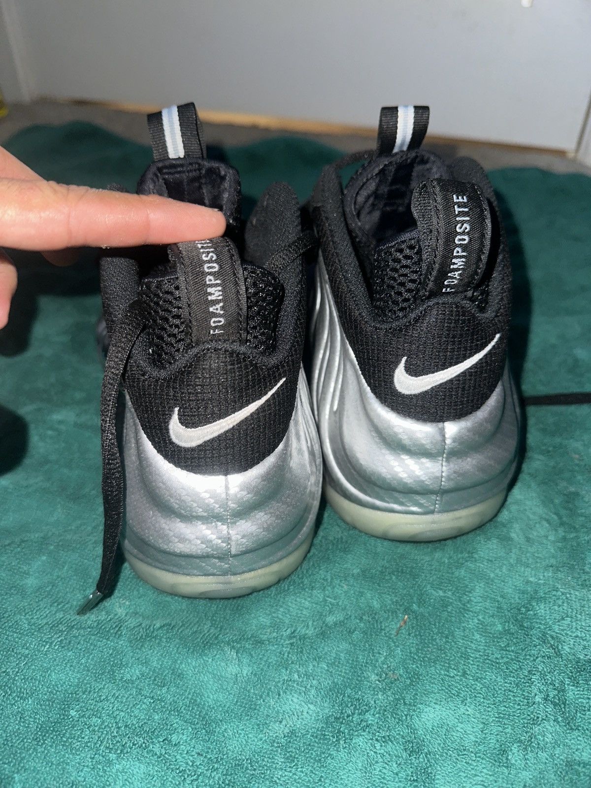 Nike Foamposite Silver Surfer 10.5 Size US 10.5 / EU 43-44 - 5 Thumbnail