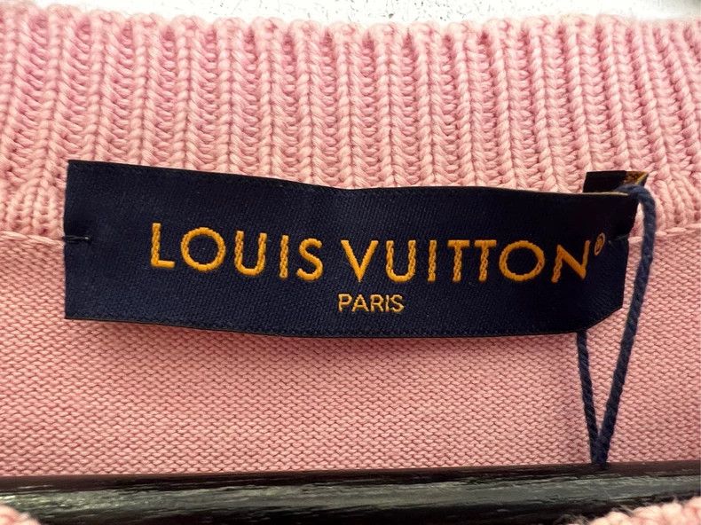 Louis Vuitton Louis Vuitton Pink pin short sleeve Size US L / EU 52-54 / 3 - 6 Thumbnail