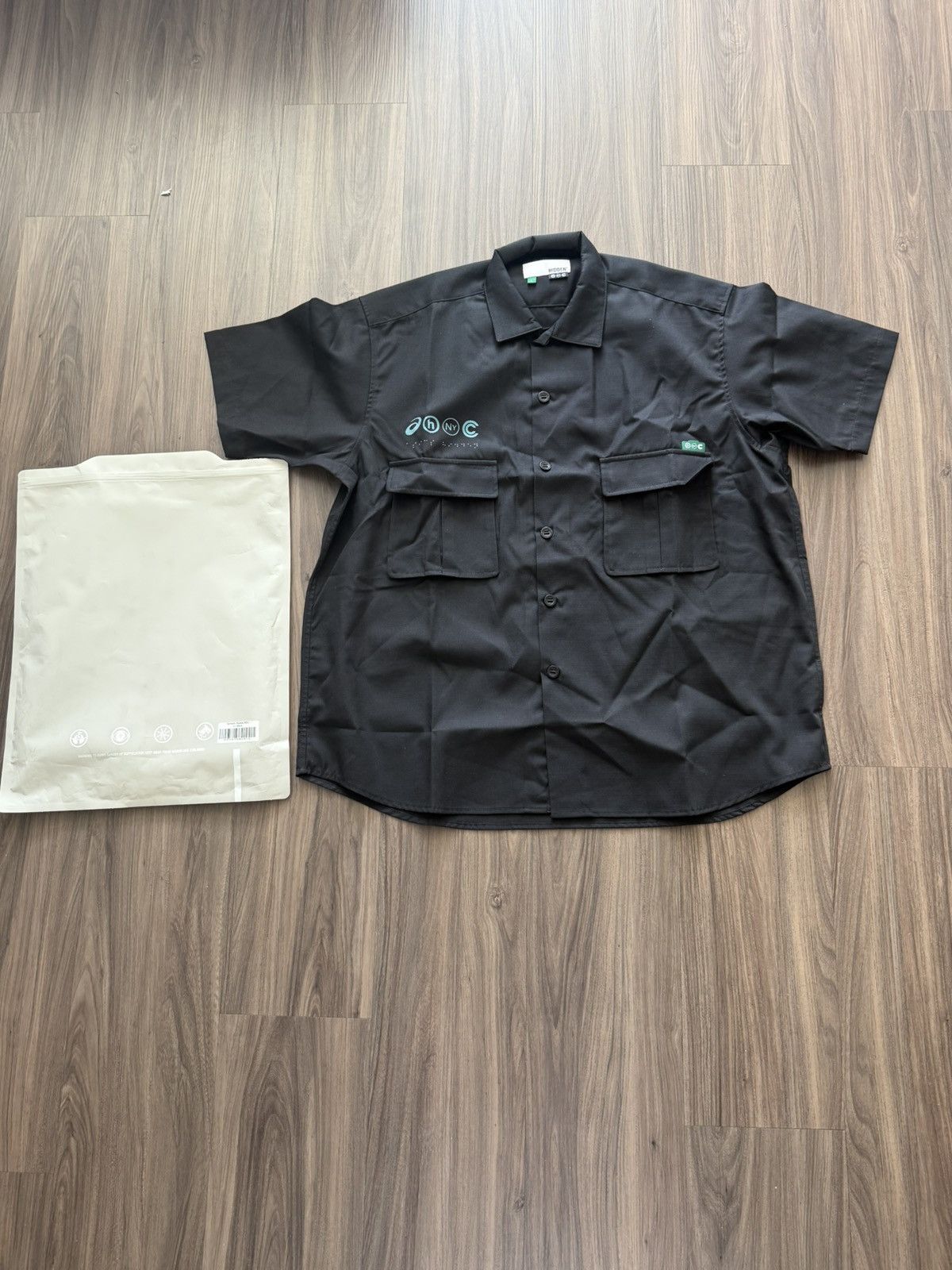 Asics × HIDDEN Hidden NY x ASICS Short Sleeve Shirt Black Button-Up Size L Size US L / EU 52-54 / 3 - 1 Thumbnail