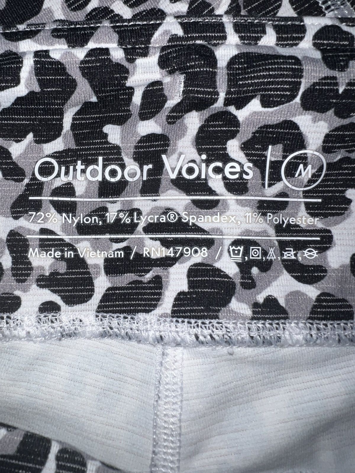 Outdoor Voices Outdoor Voices 7/8 Flex Leggings Snow Leopard Print Medium Size 30" / US 8 / IT 44 - 4 Thumbnail