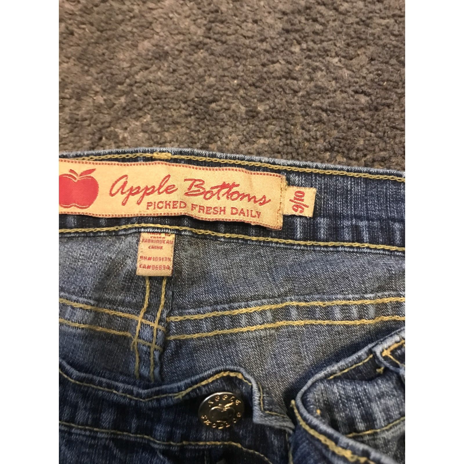 Vintage VINTAGE Apple Bottoms Jeans Cropped Denim Low Rise Embroidered Logo Rhinestone Blue 9/10 Juniors Teens Boxed Womens Mens Size 30" / US 8 / IT 44 - 6 Thumbnail
