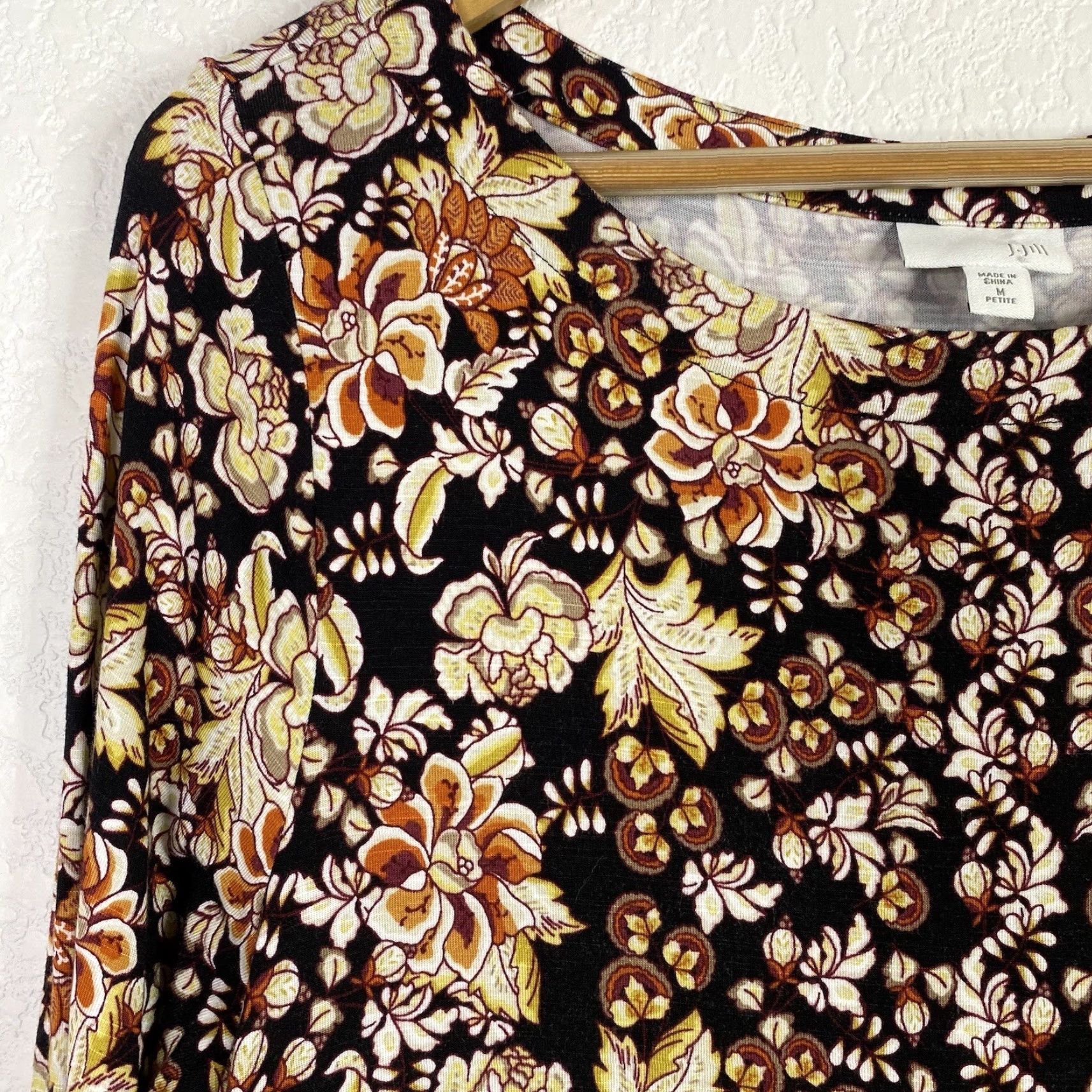 VINTAGE? No, it's not vintage. J. Jill Dress Women's Shift Brown Floral Jersey Knit Knee Length Petite Medium PM Long Sleeve - Clothing