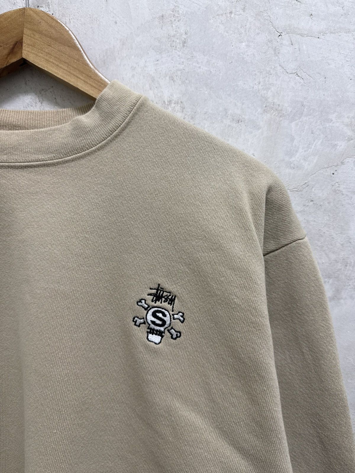 Stussy Vintage 90s Stussy Cross Bone Skull Sweatshirt Size US L / EU 52-54 / 3 - 3 Thumbnail