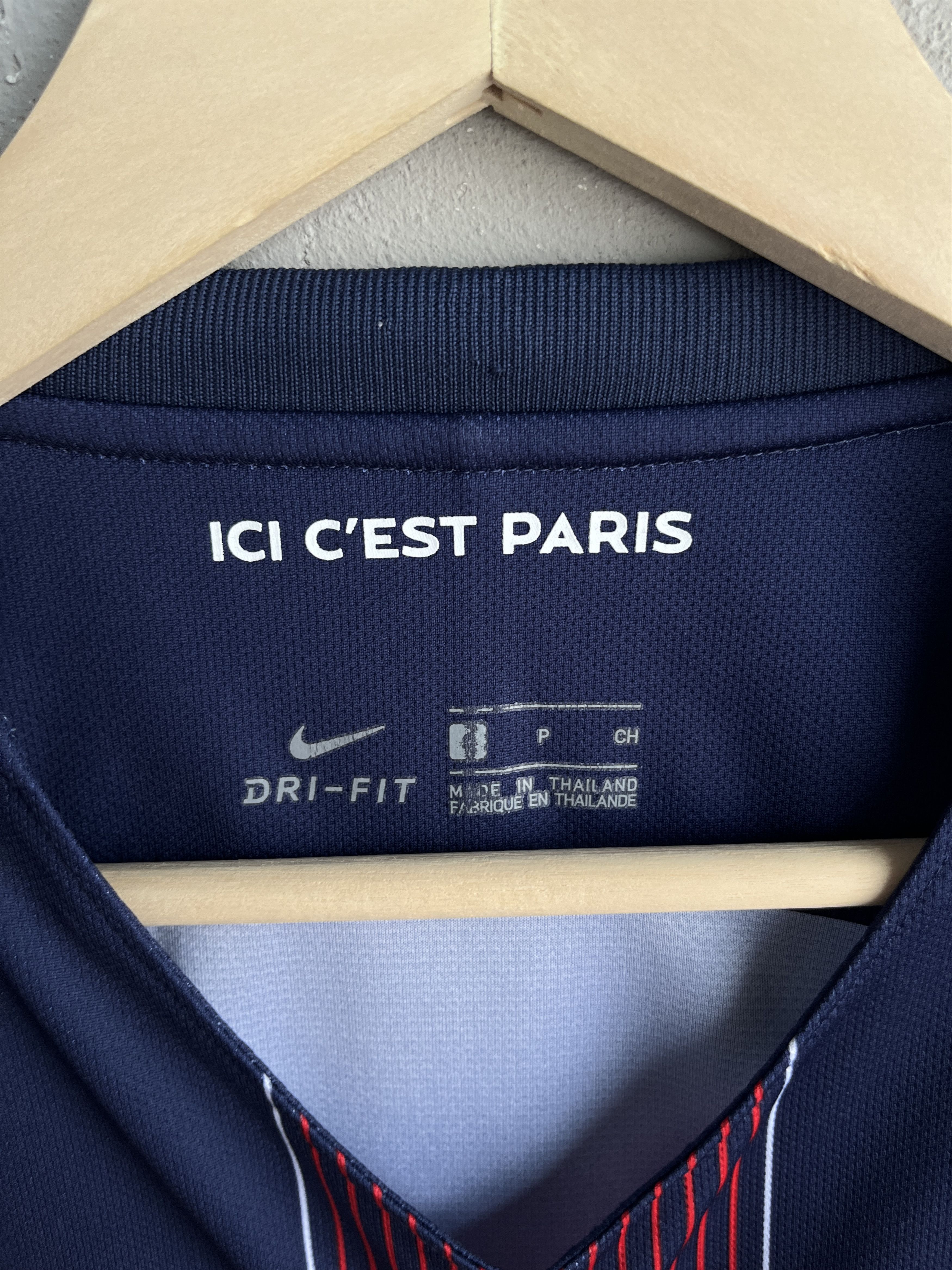 Nike × Vintage PSG PARIS SAINT-GERMAIN 2016/2017 SHIRT SOCCER JERSEY NIKE Size US S / EU 44-46 / 1 - 6 Thumbnail