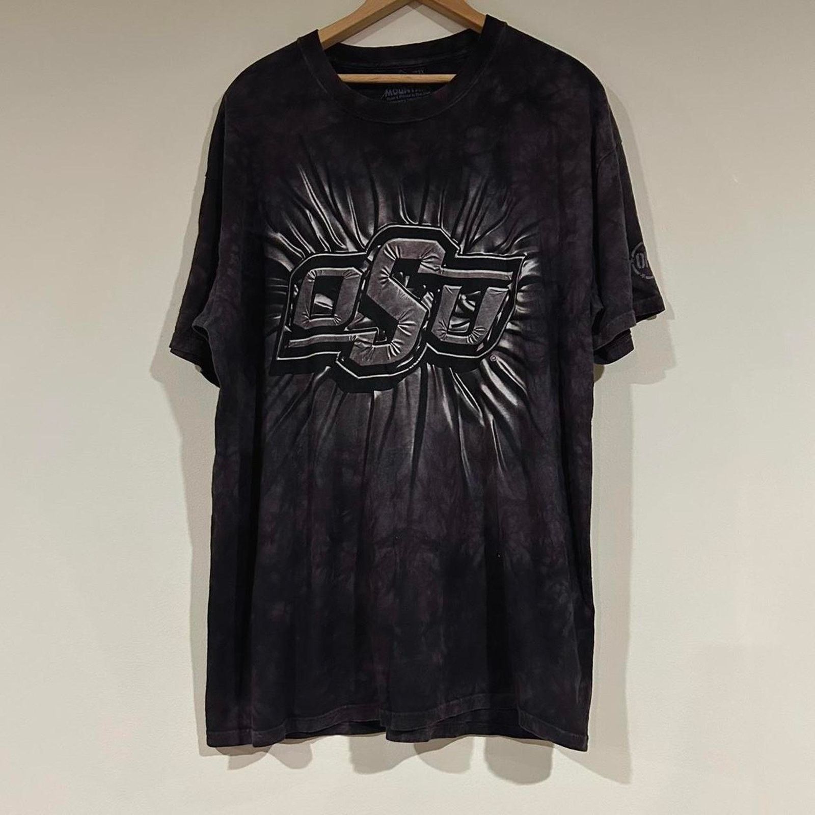 The Mountain The Mountain Oklahoma State Cowboys Tie Dye Shirt Size US XL / EU 56 / 4 - 1 Thumbnail