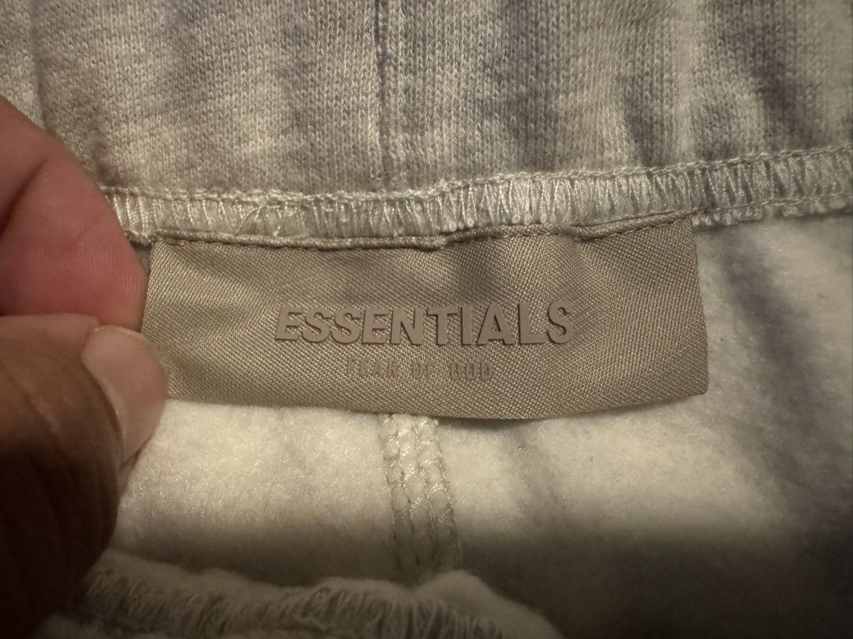 Essentials Essentials FOG Light Oatmeal Shorts Size XS Size US 28 / EU 44 - 9 Thumbnail