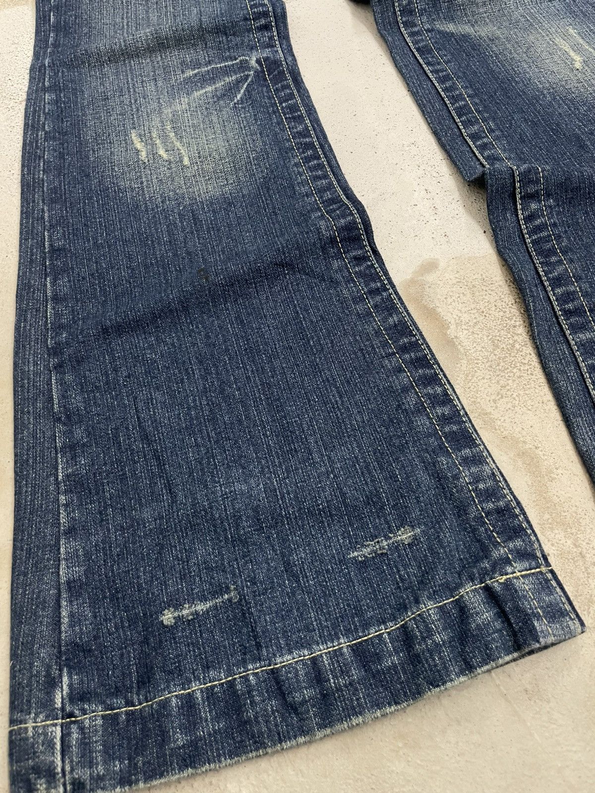 Le Grande Bleu (L.G.B.) Come Stai? Flare Whisker Distressed Japan Fashion Size US 30 / EU 46 - 7 Thumbnail