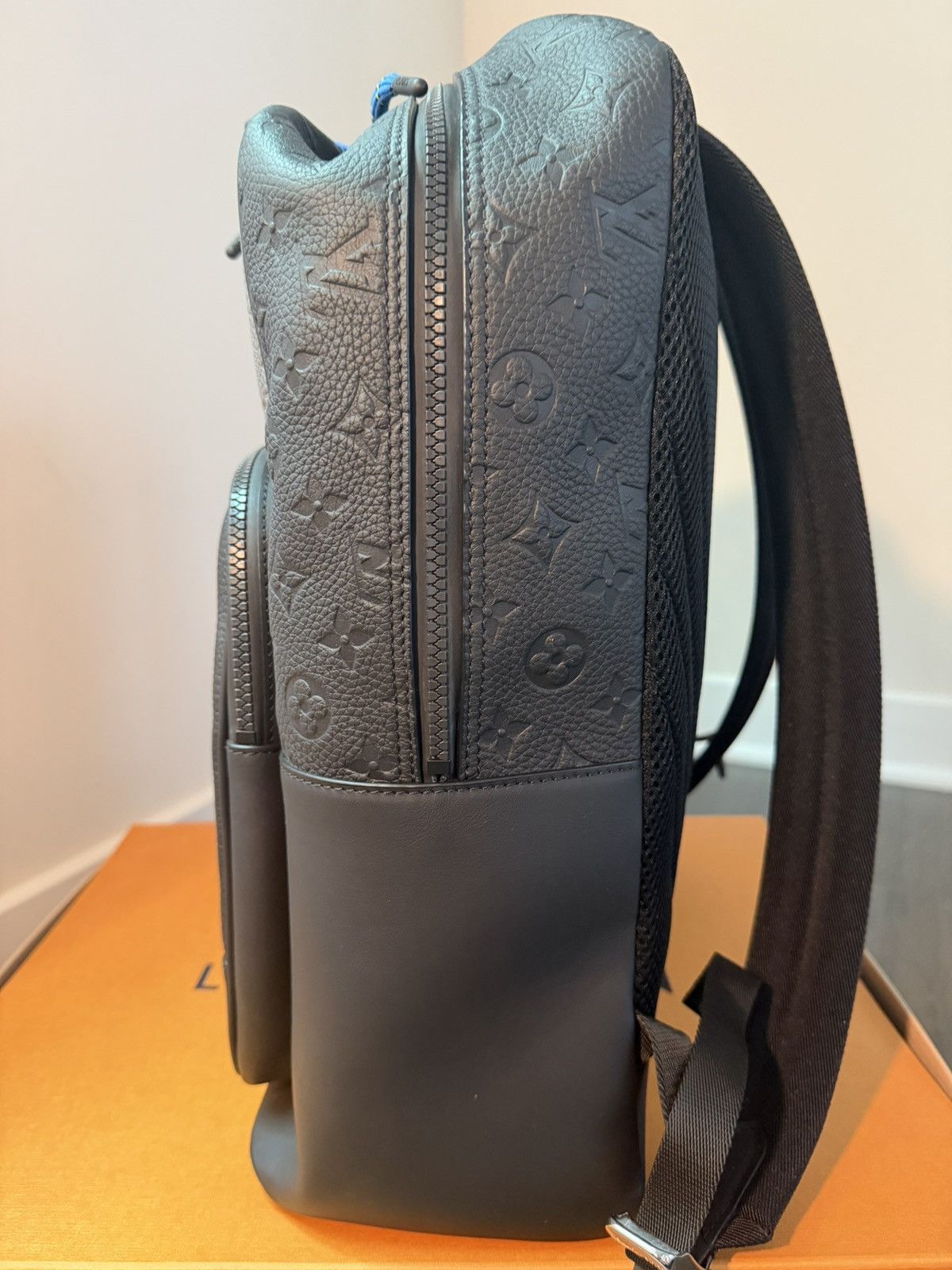 Louis Vuitton Louis Vuitton Discovery Backpack Black Blue Monogram Rare LV Size ONE SIZE - 2 Thumbnail