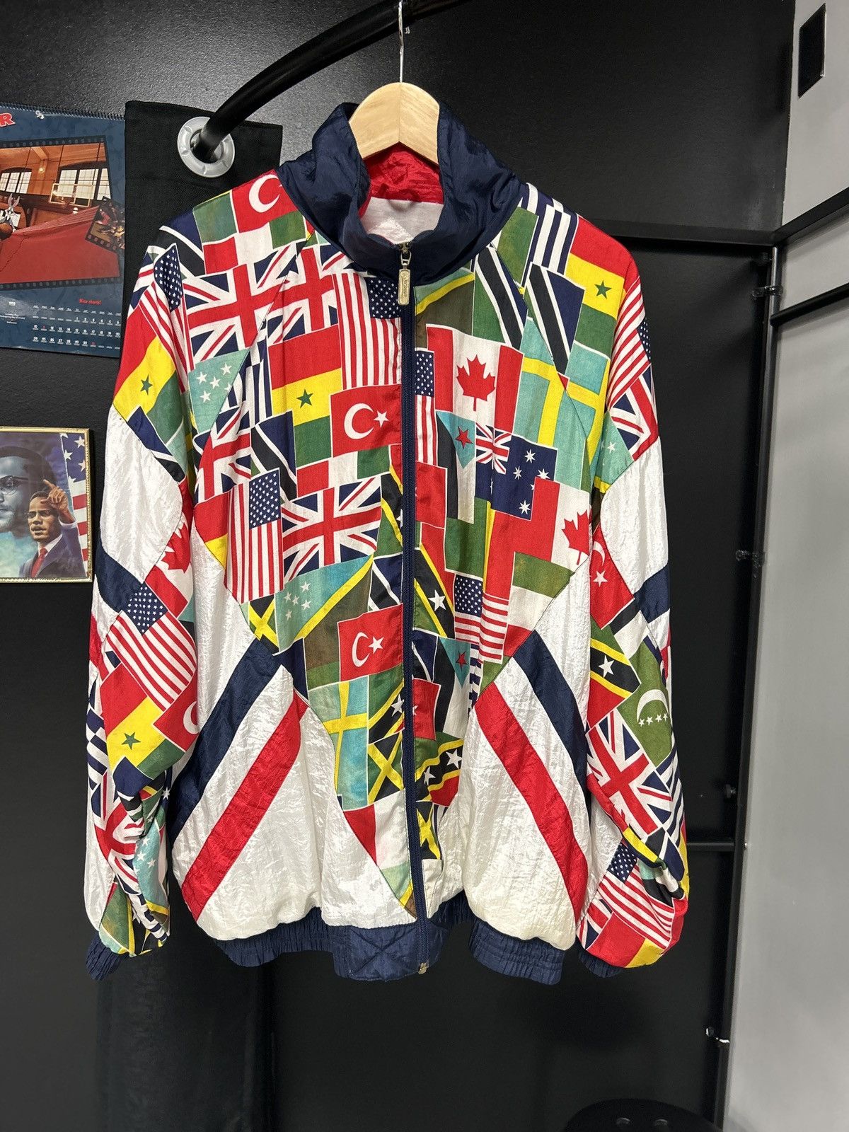 Vintage Vintage Country Flag Windbreaker Size US XL / EU 56 / 4 - 1 Thumbnail